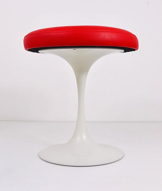 Mid-Century Modern Maurice Burke Red and White Tulip Base Stool by Arkana, United Kingdom, 1960s For Sale