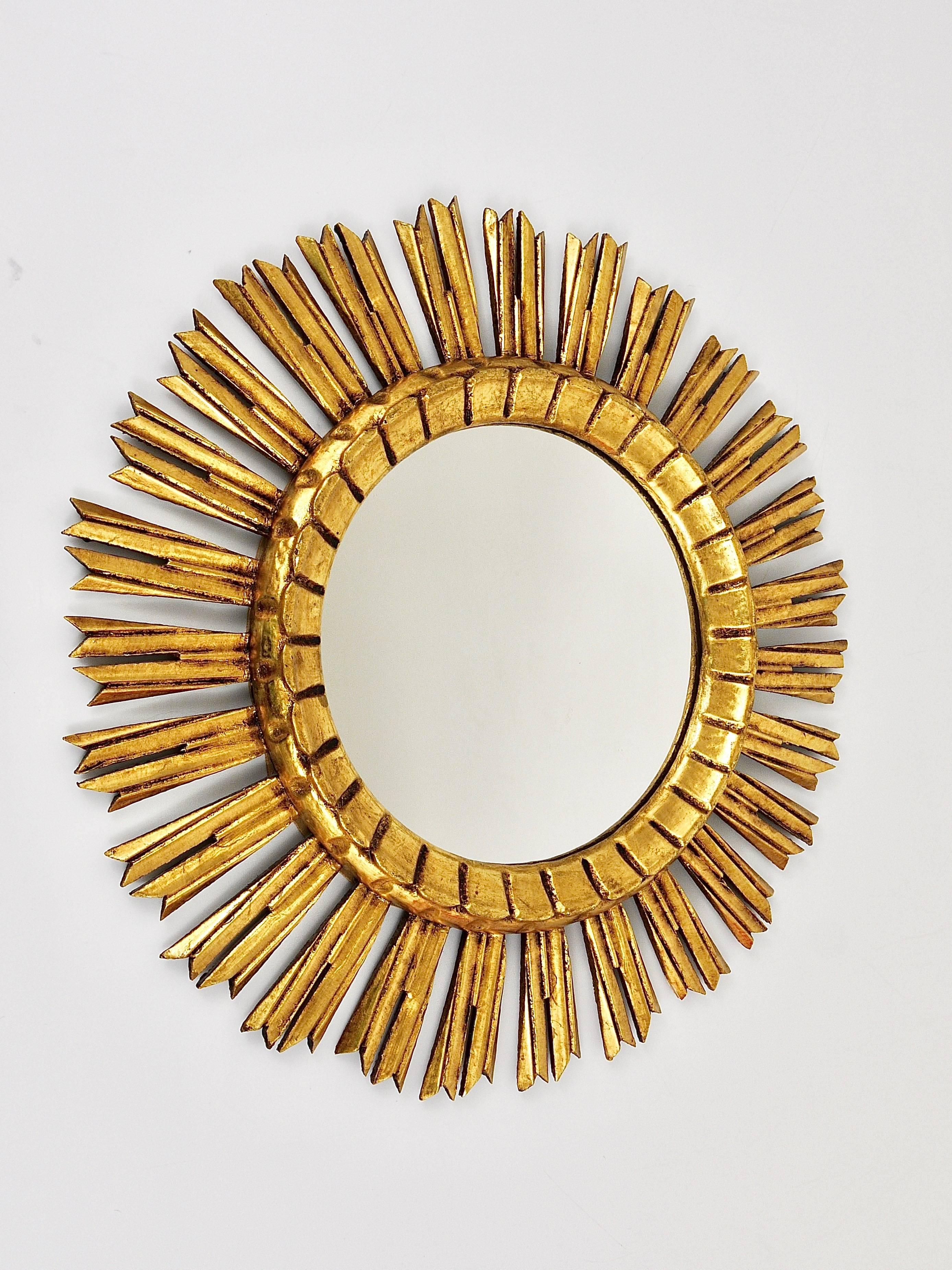 Mid-Century Modern Beautiful Carved Giltwood Sunburst Starburst Mirror, France, 1950s