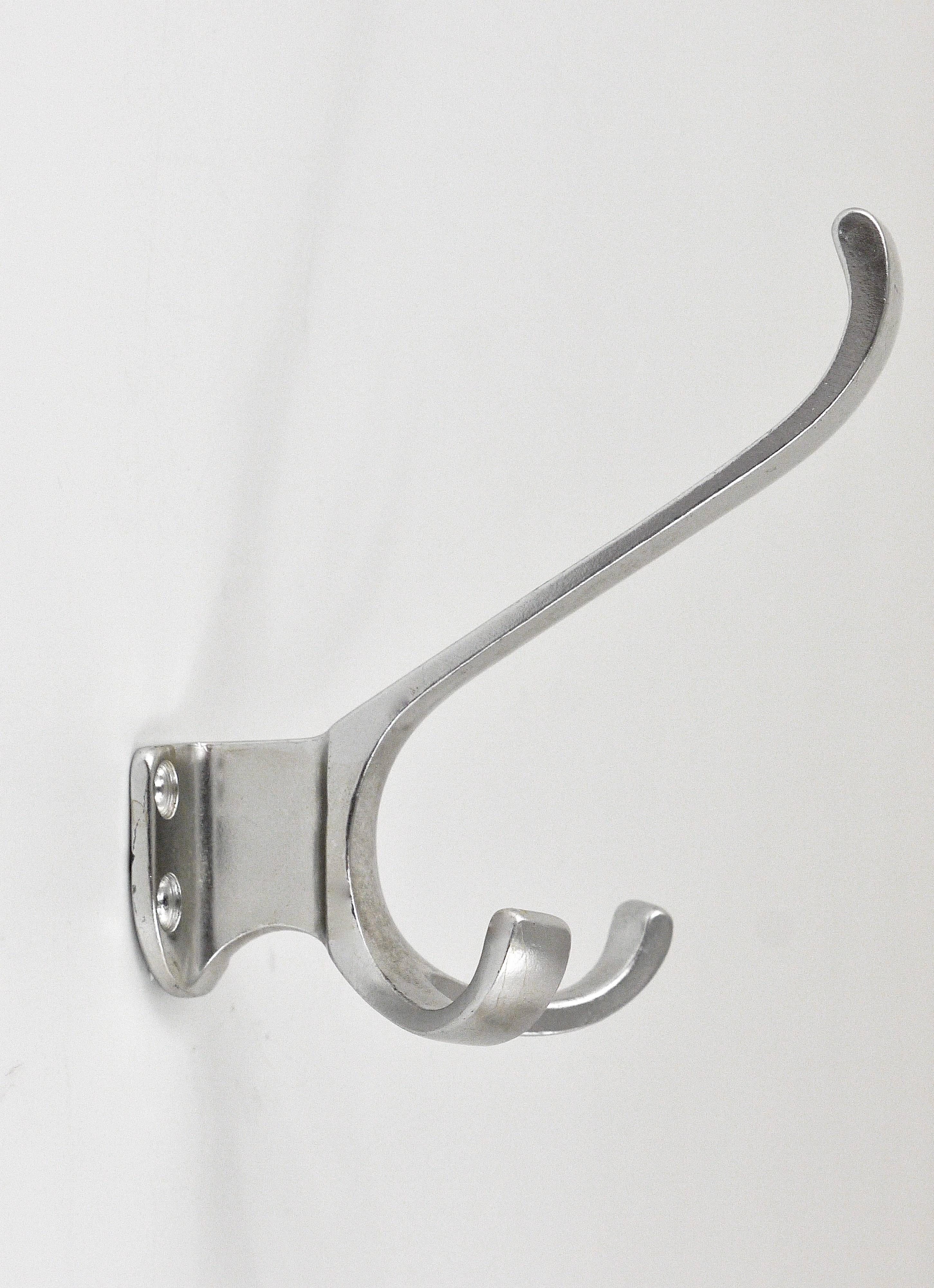 Three Mid-Century Silver Wall Coat Hooks, Aluminum, Germany, 1960s In Good Condition For Sale In Vienna, AT