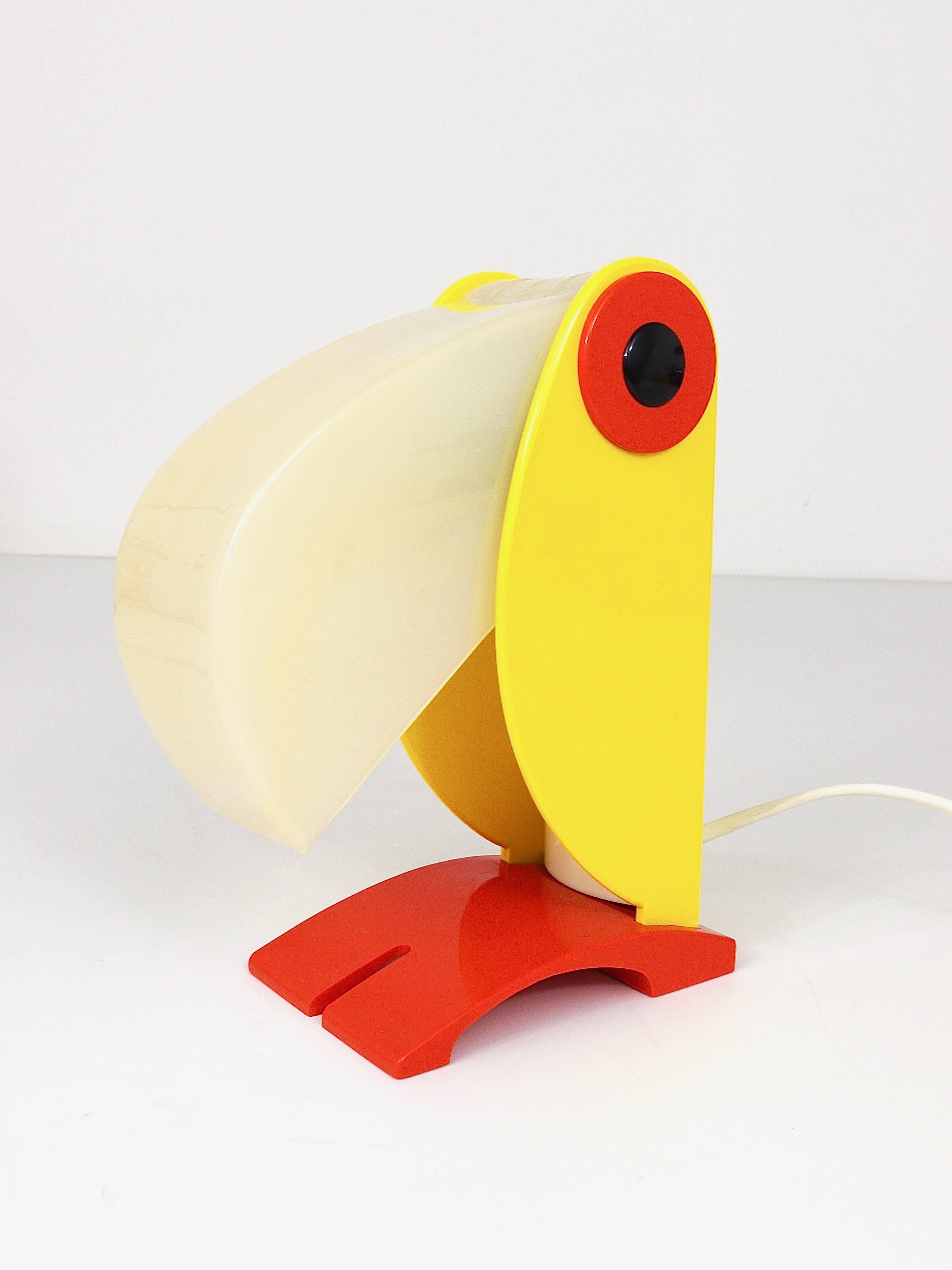 Charming Toucan Table Lamp by Steven Sclaroff for OTF, Italy, 1970s In Excellent Condition In Vienna, AT