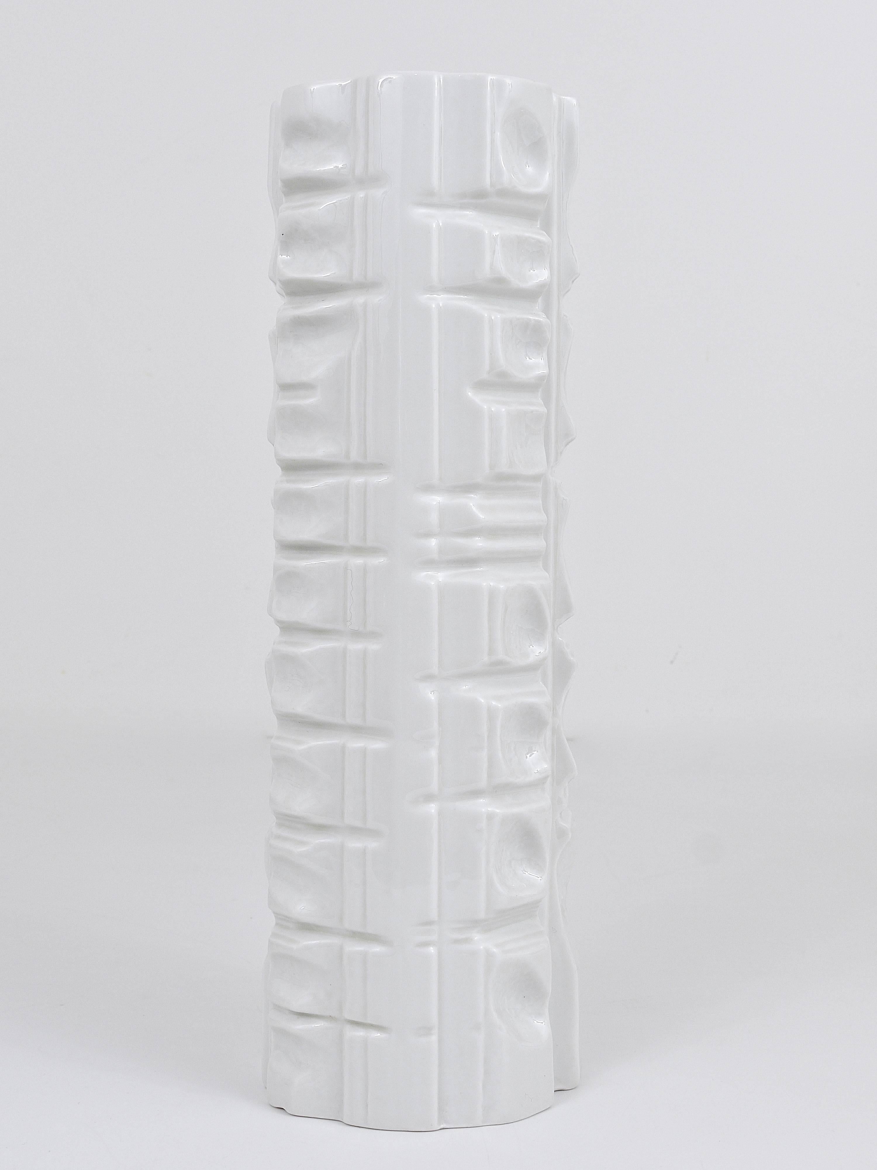 A beautiful white porcelain op art relief vase with shiny glaze from the 1960s, designed and executed by Rosenthal, Germany. In very good condition.