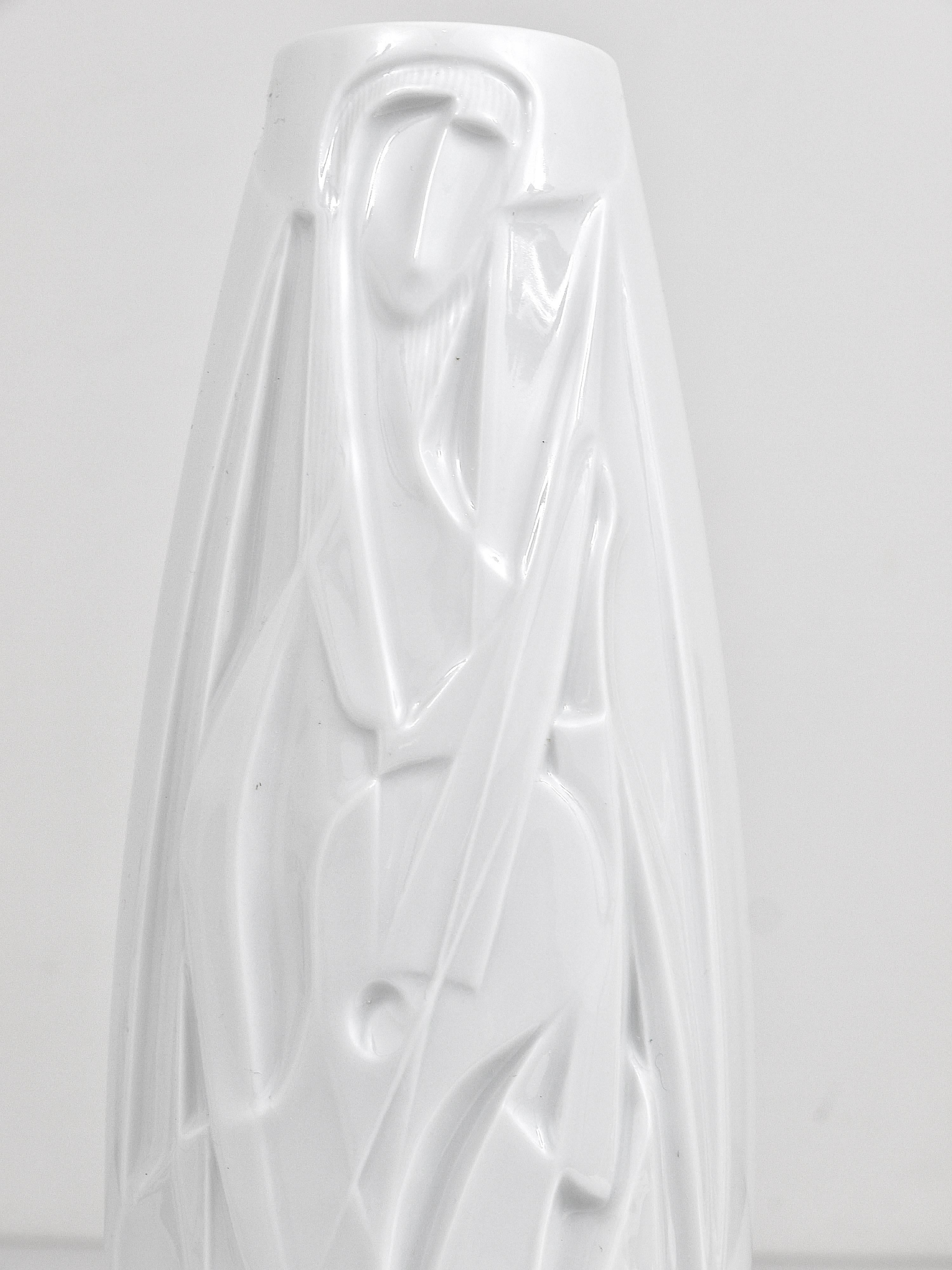 Cuno Fischer Rosenthal Studio-Linie Weiße Relief Op Art Porzellanvase, 1960er Jahre (Moderne der Mitte des Jahrhunderts) im Angebot