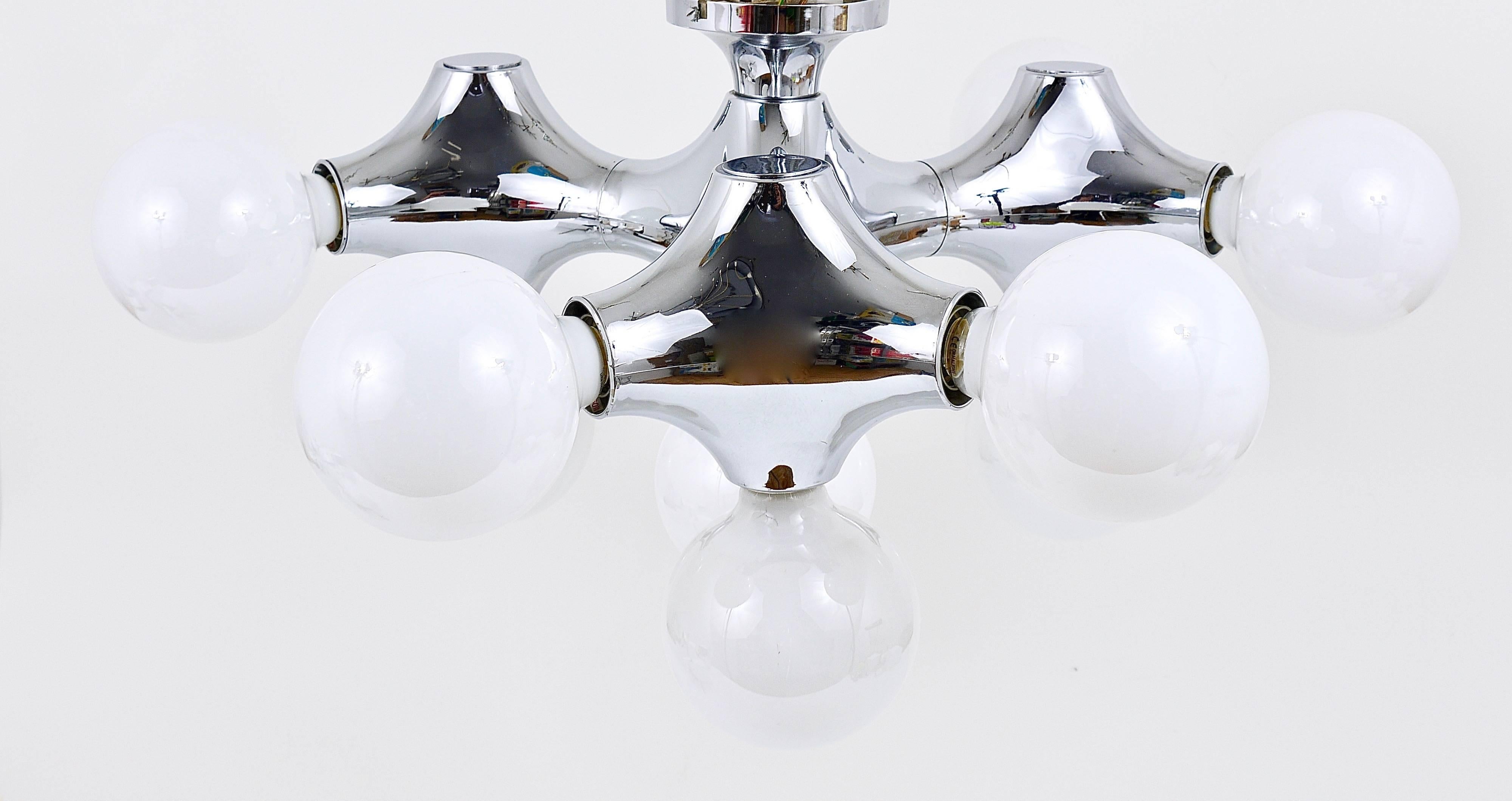 Stylish Chromed Space Age Sputnik Chandelier by Cusack, Germany, 1970s In Excellent Condition In Vienna, AT