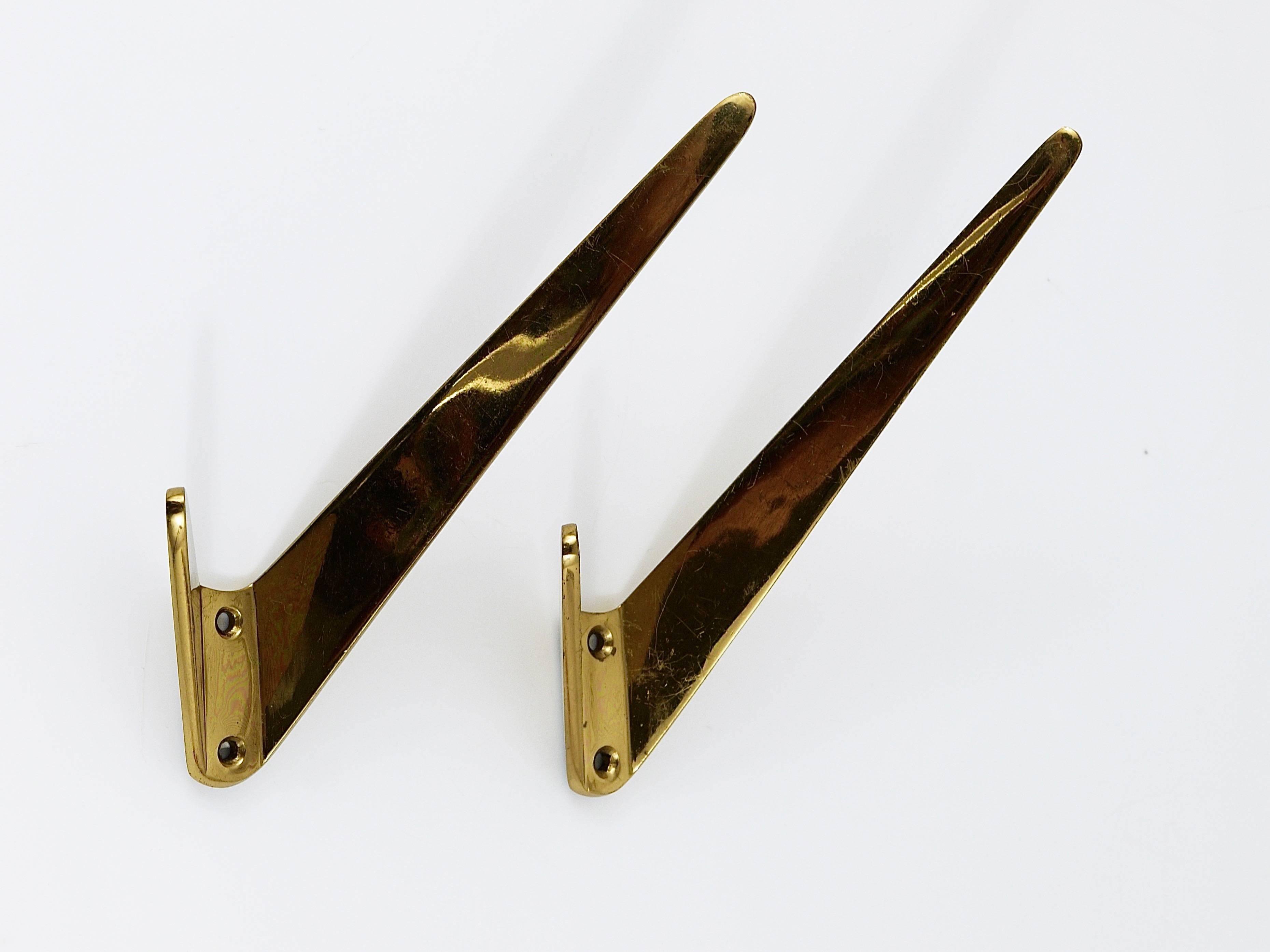 Two Asymmetric Mid-Century Brass Wall Hooks, Austria, 1950s In Good Condition In Vienna, AT