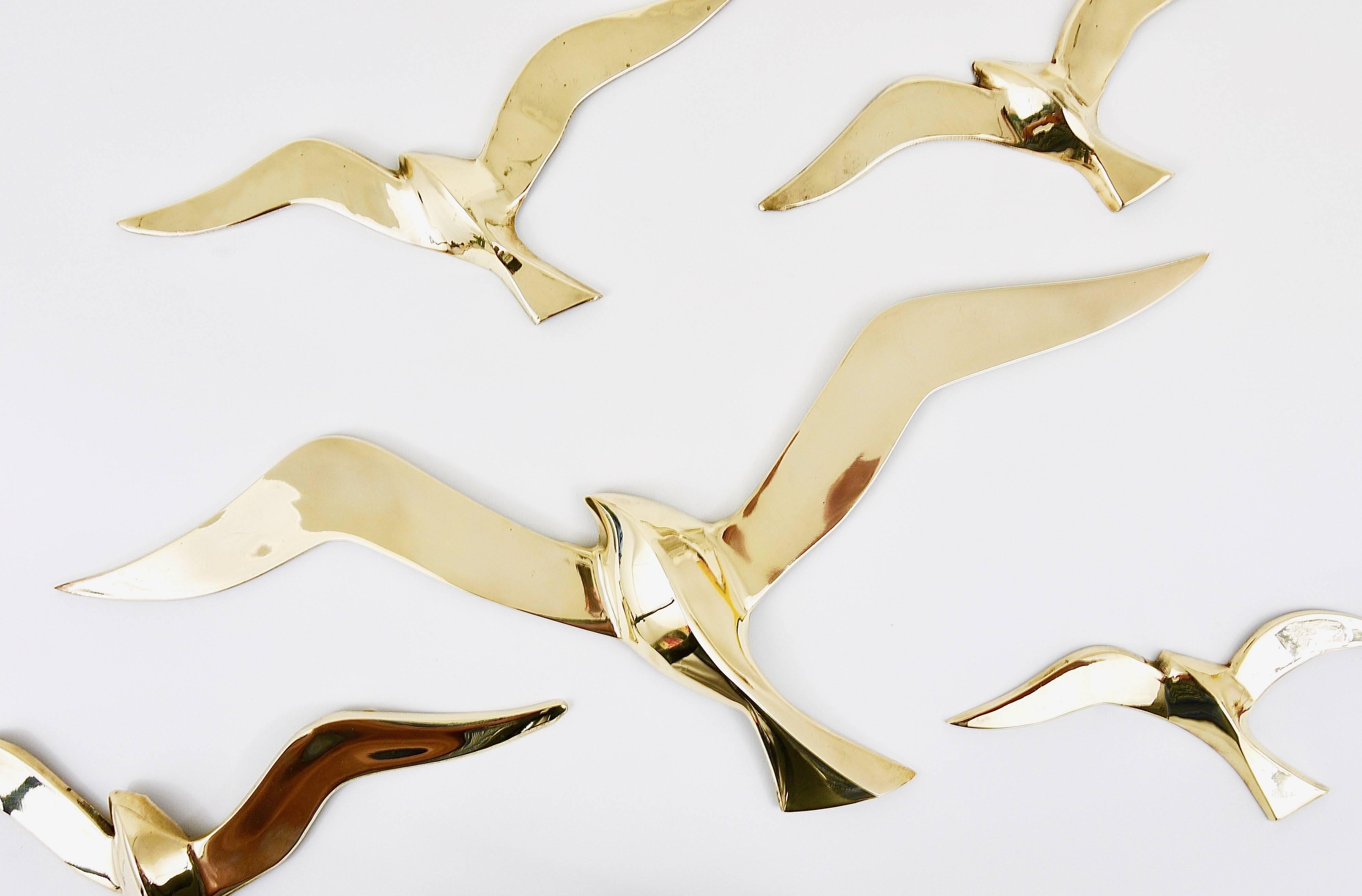 Five Wall-Mounted Mid-Century Seagull Bird Brass Sculptures, Austria, 1950s In Excellent Condition In Vienna, AT