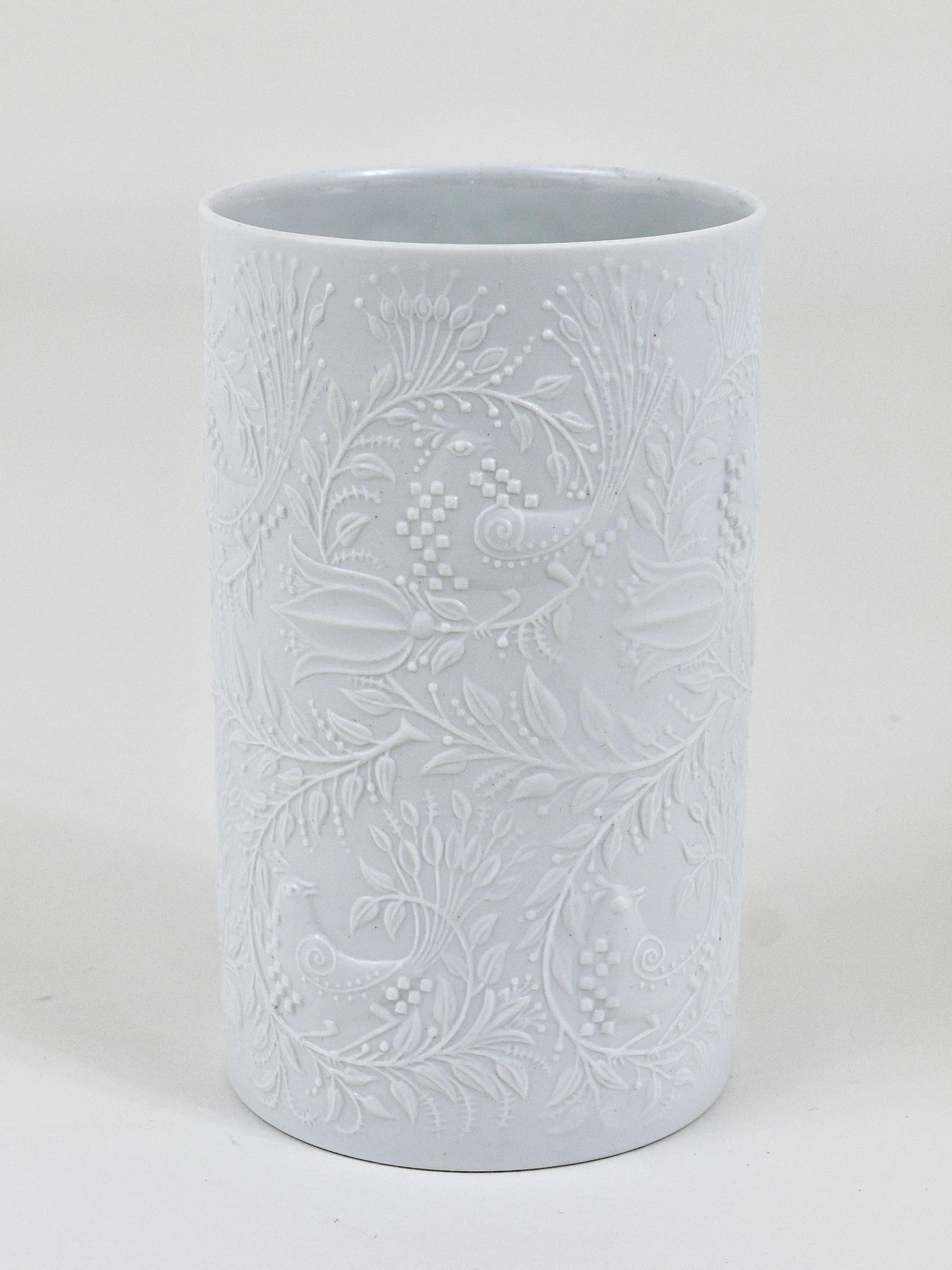 Mid-Century Modern White Relief Op Art Porcelain Vase, Bjorn Wiinblad, Rosenthal Studio-Linie, 1960 For Sale
