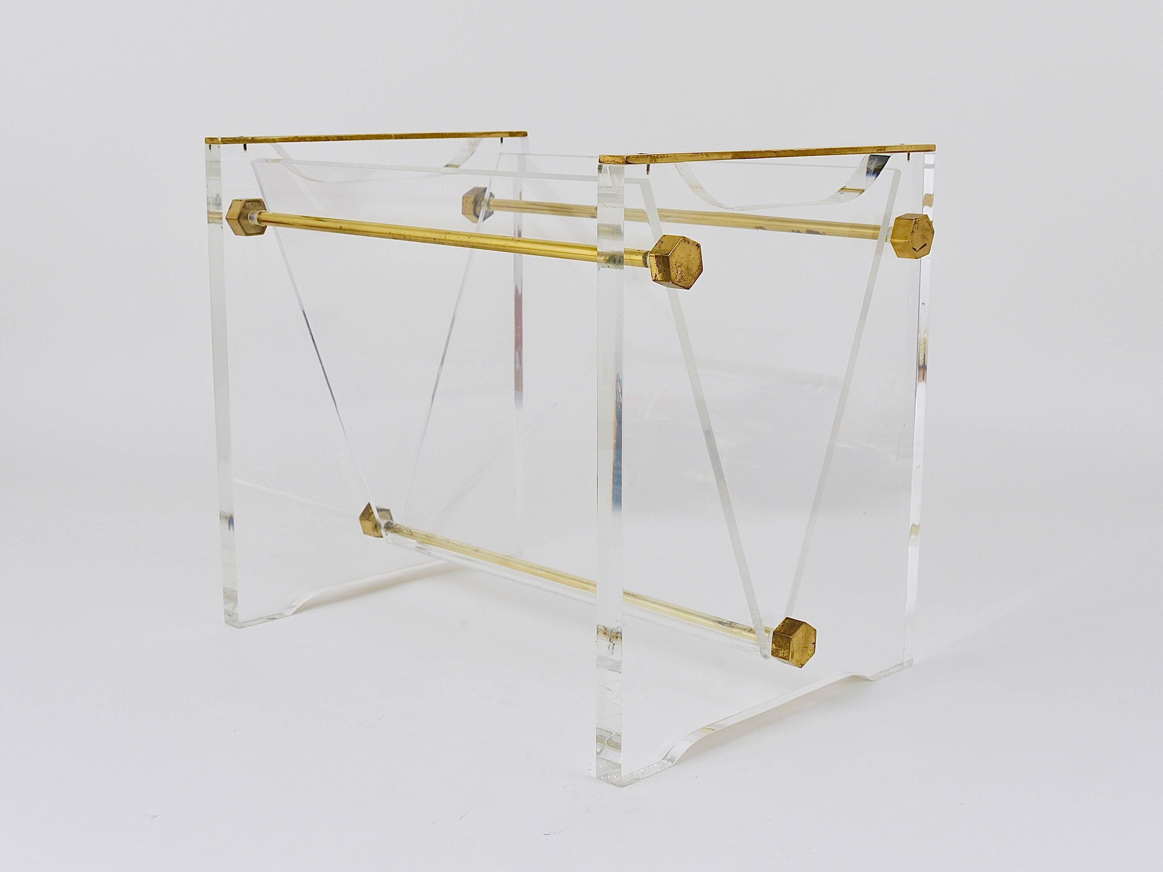 Solid Lucite and Brass Hollywood Regency News Rack Magazine Stand, Italy, 1970s 1