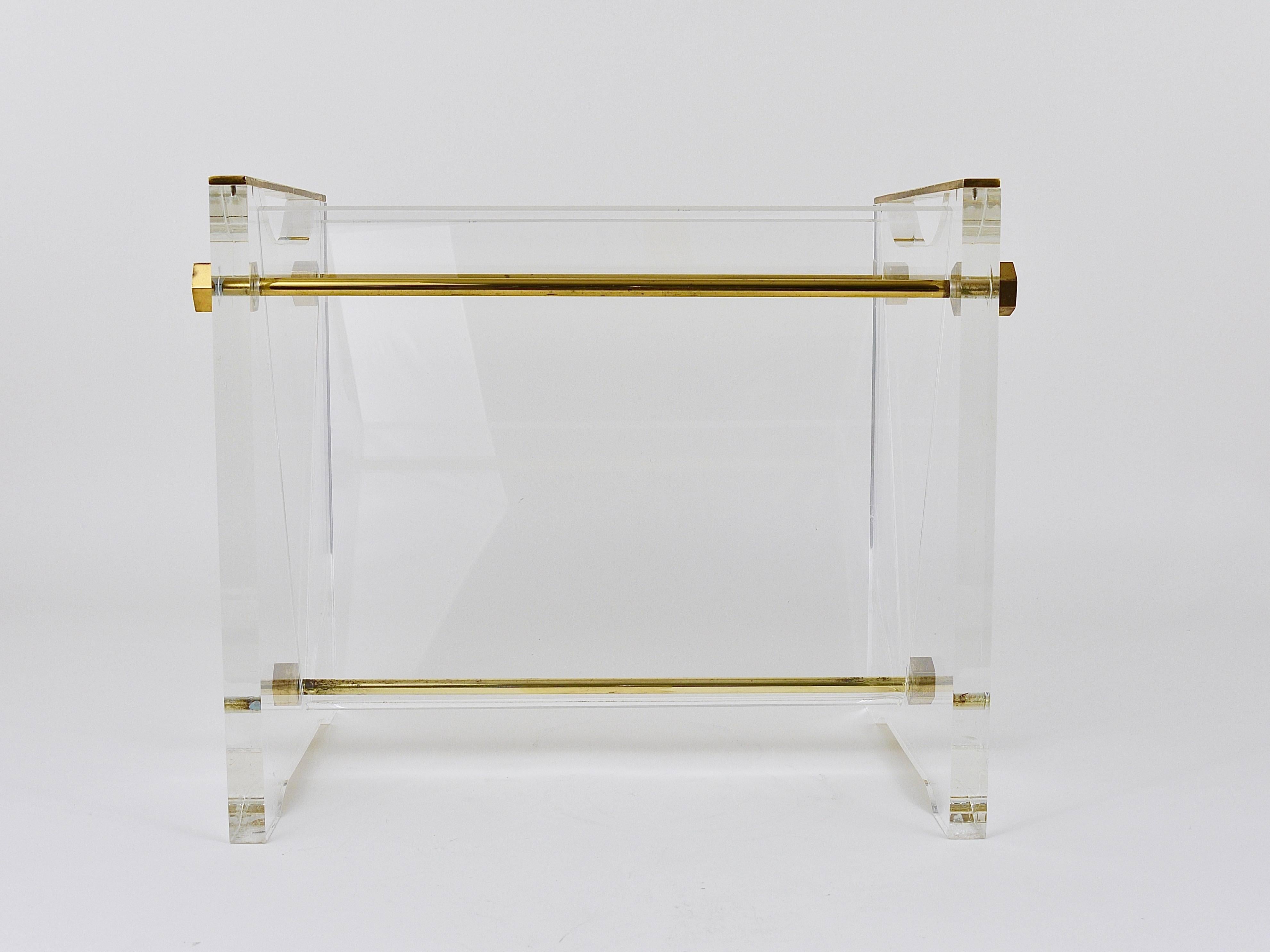20th Century Solid Lucite and Brass Hollywood Regency News Rack Magazine Stand, Italy, 1970s
