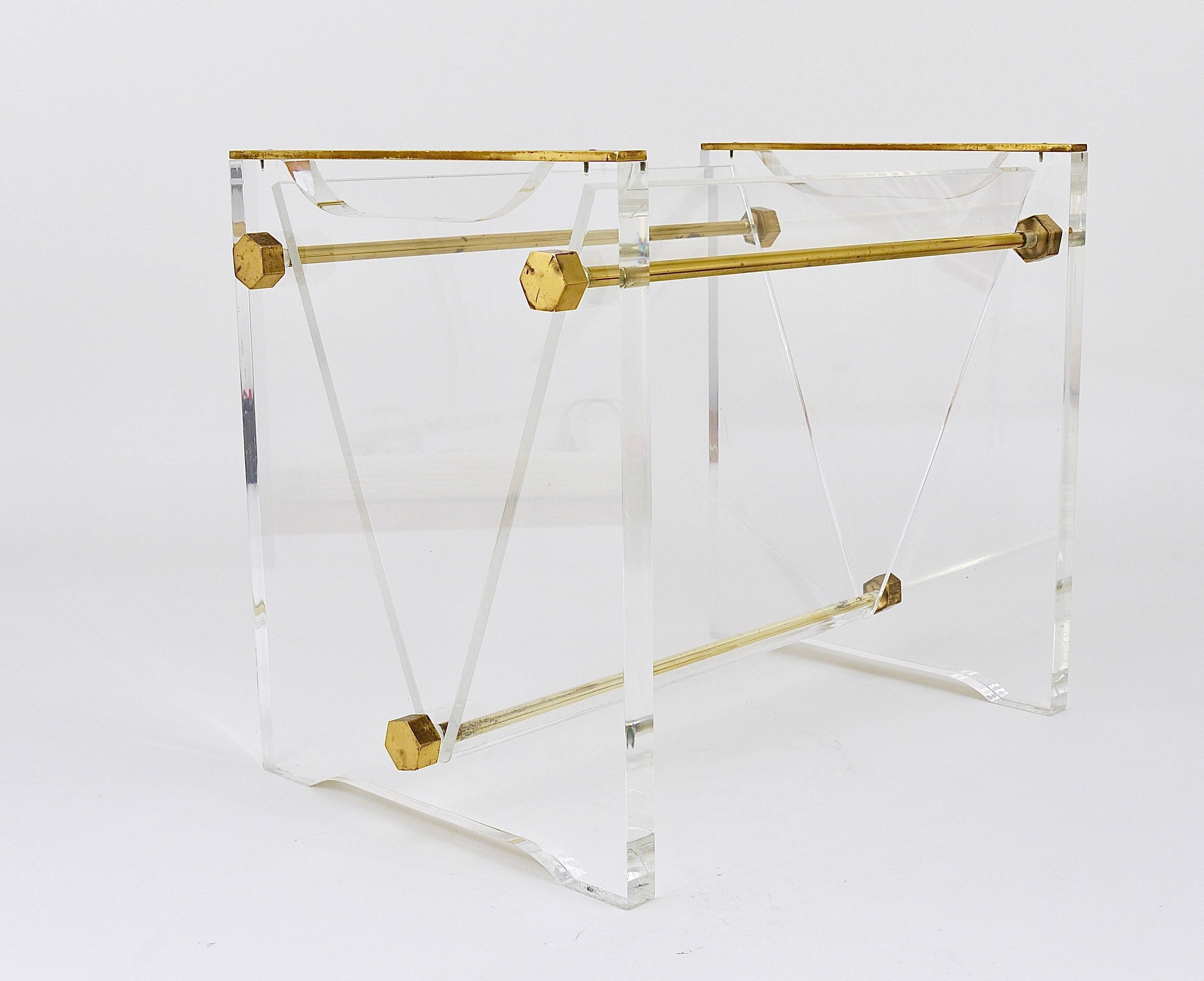 Italian Solid Lucite and Brass Hollywood Regency News Rack Magazine Stand, Italy, 1970s