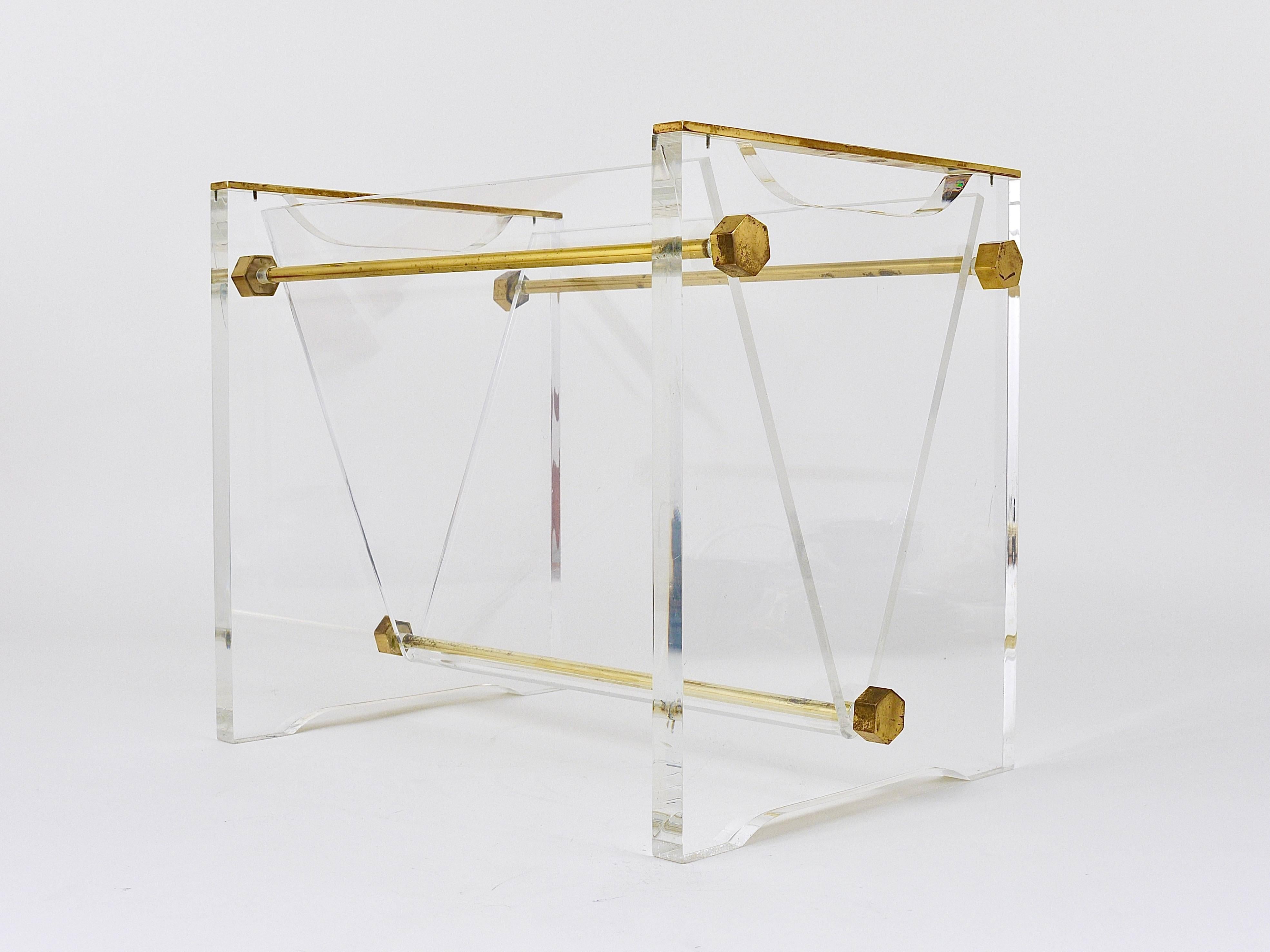 Plexiglass Solid Lucite and Brass Hollywood Regency News Rack Magazine Stand, Italy, 1970s