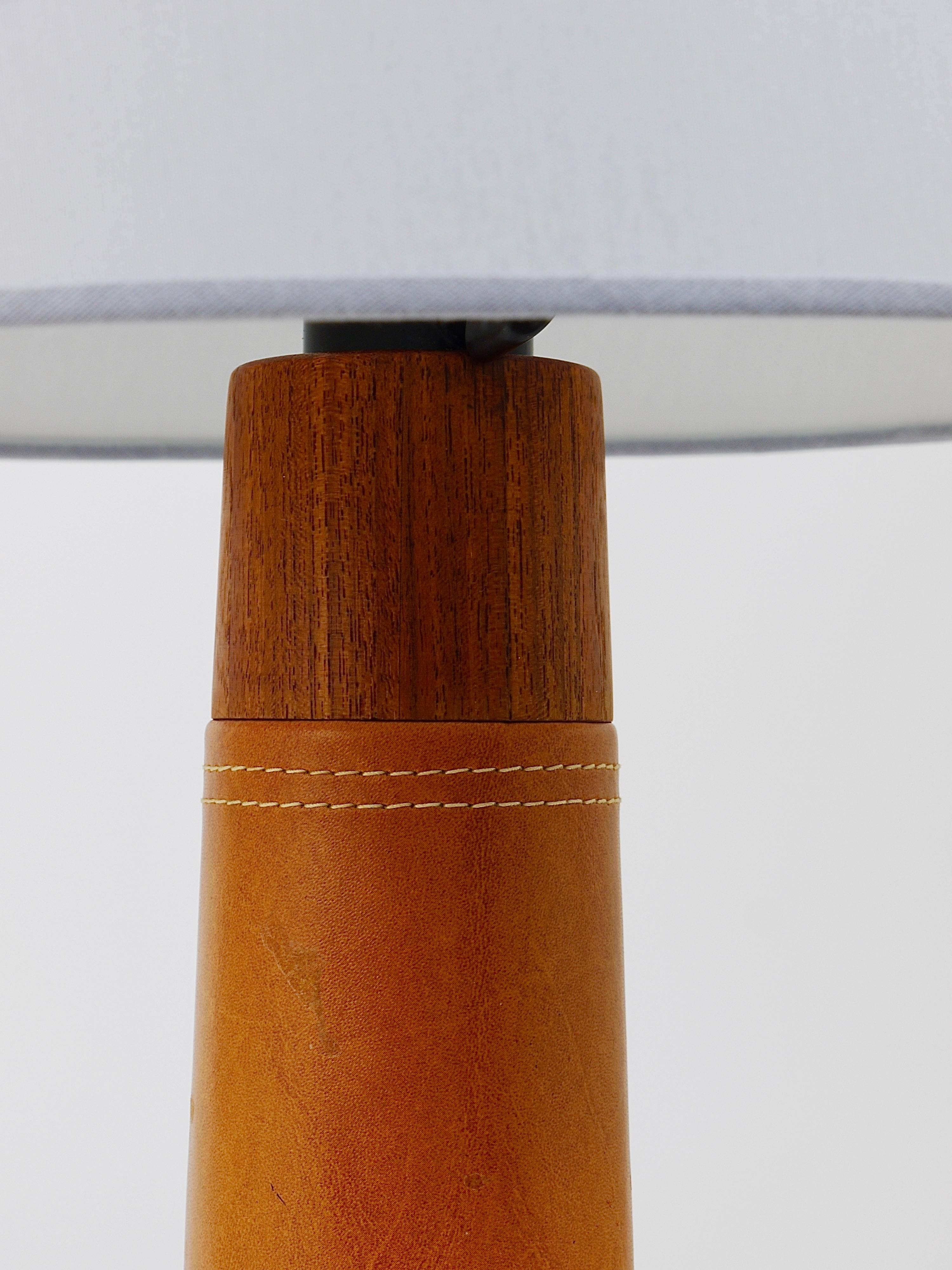 20th Century Beautiful Danish Midcentury Teak Leather Table Lamp, Denmark, 1950s For Sale