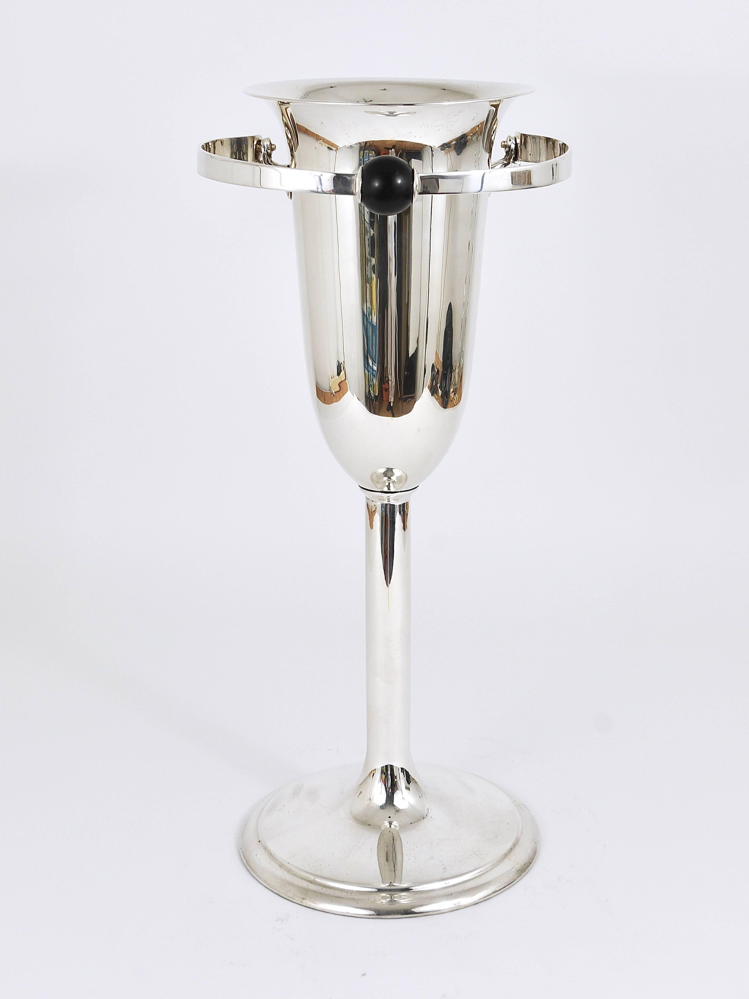 Silver Plate French Art Deco Floor Standing Wine orChampagne Cooler Ice Bucket, Silver, 1930s