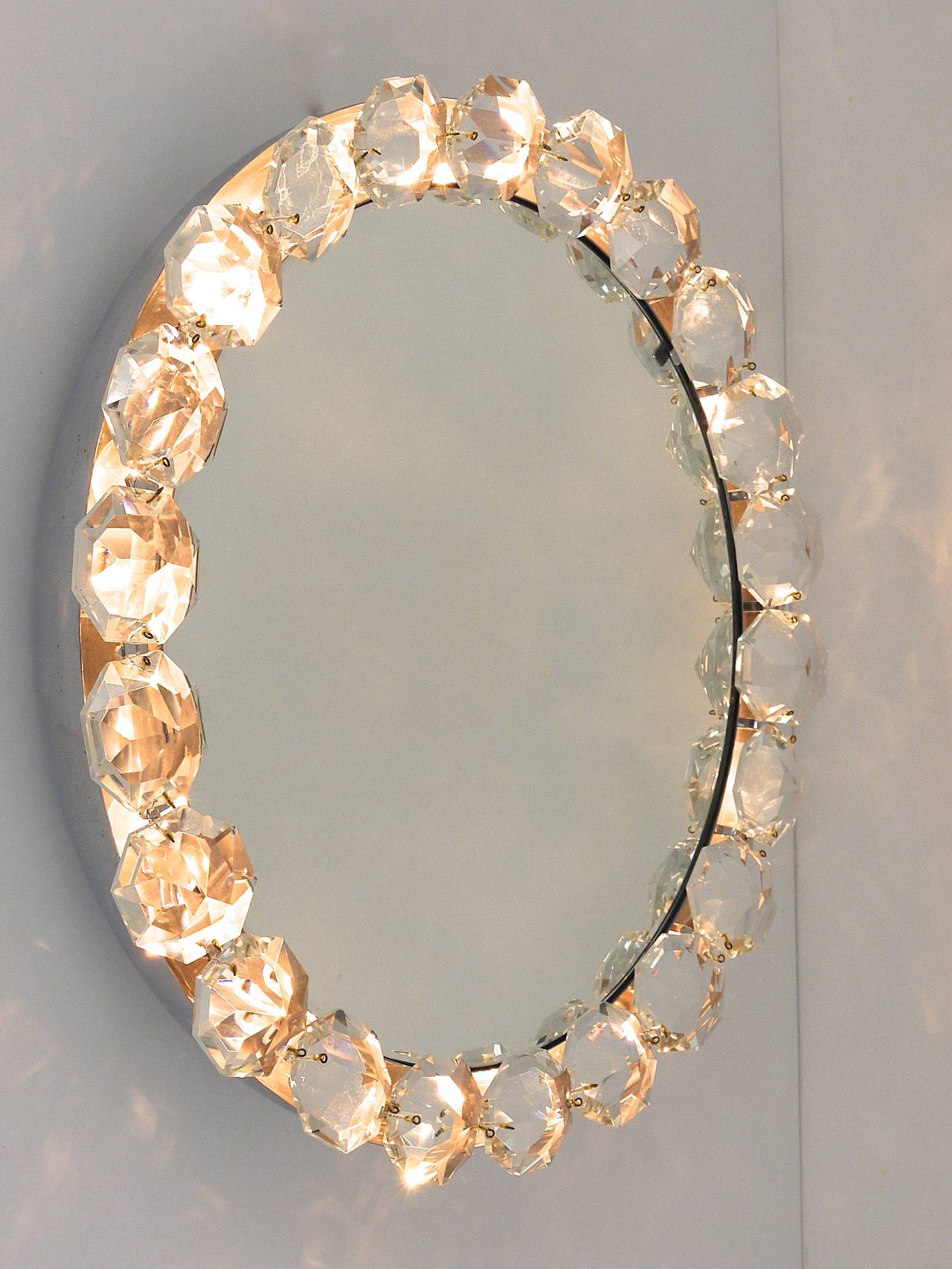 Round Bakalowits Midcentury Diamond Crystals Backlit Wall Mirror, Austria, 1950 For Sale 1