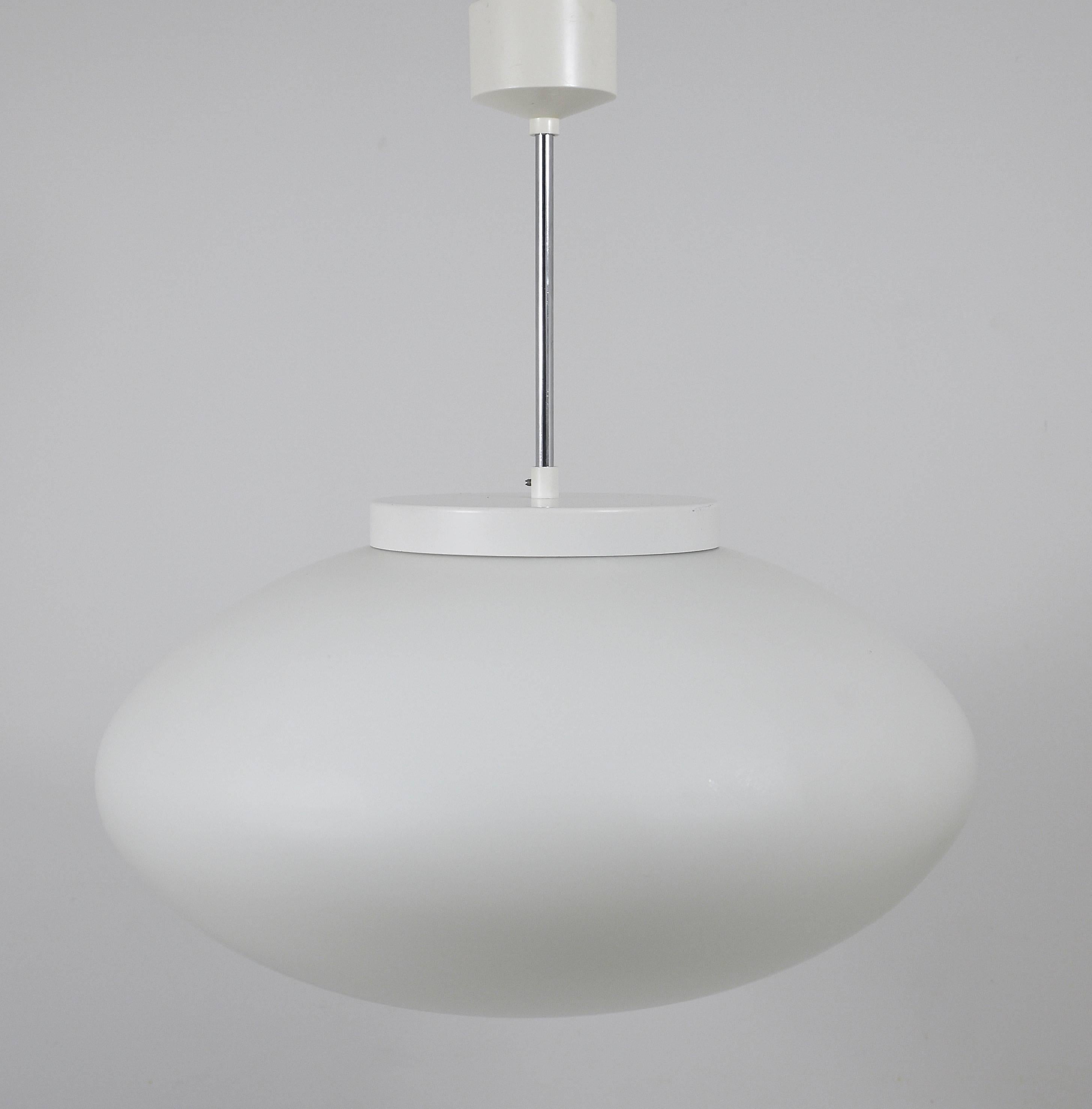 elliptical pendant light