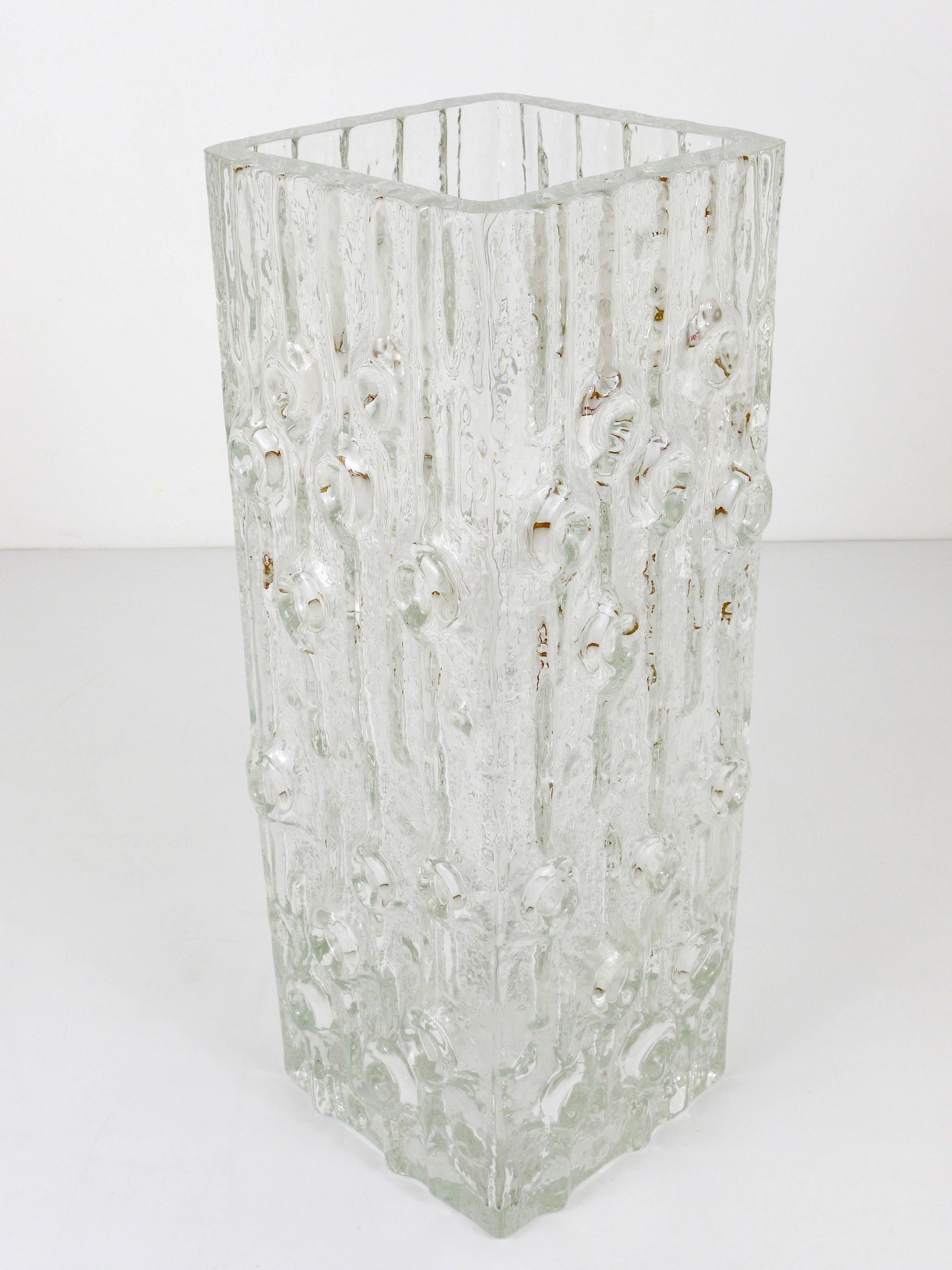 Big Op Art Ice Glass (Floor) Vase by Peill & Putzler, Mid Century Germany, 1970s For Sale 2