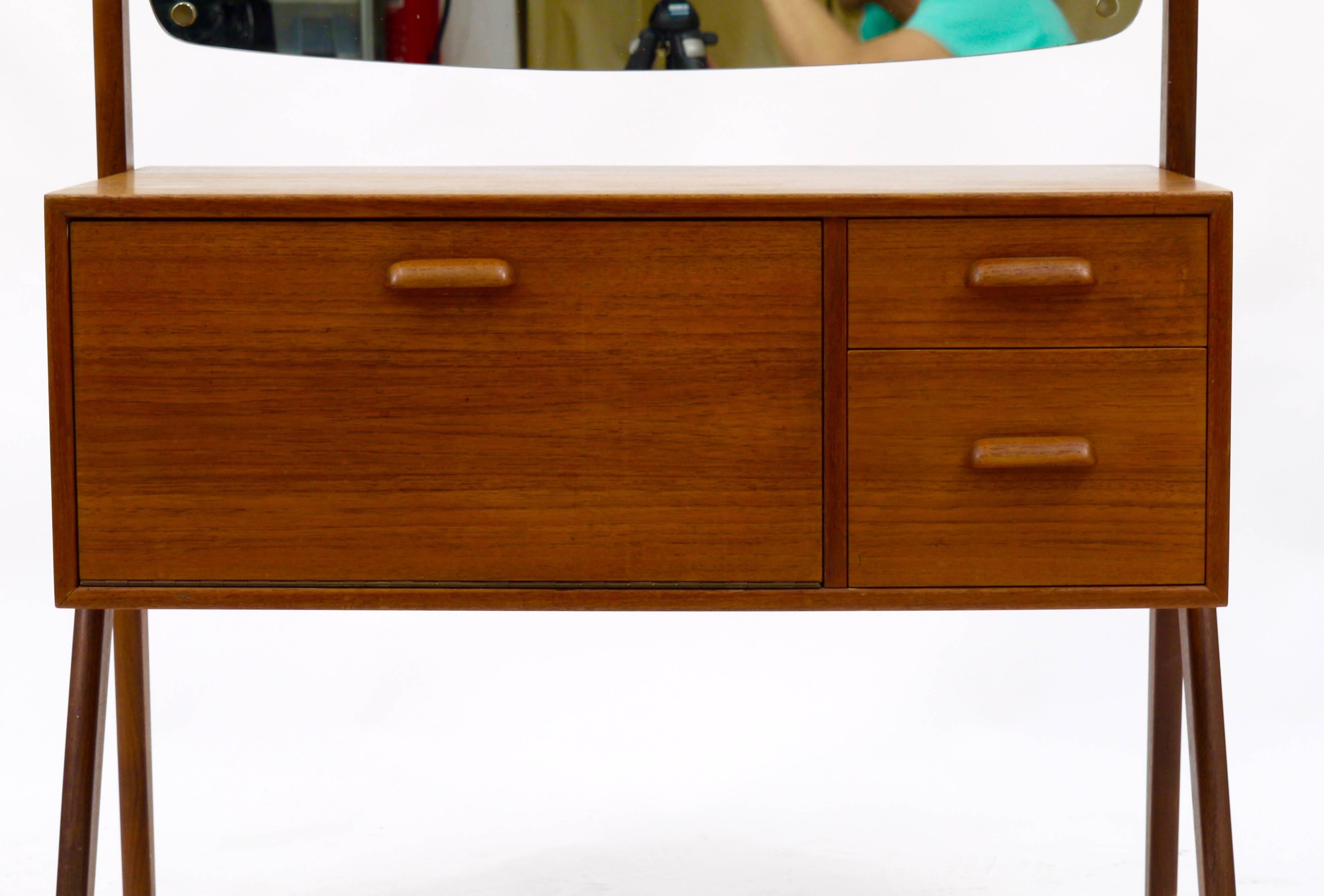 teak makeup vanity