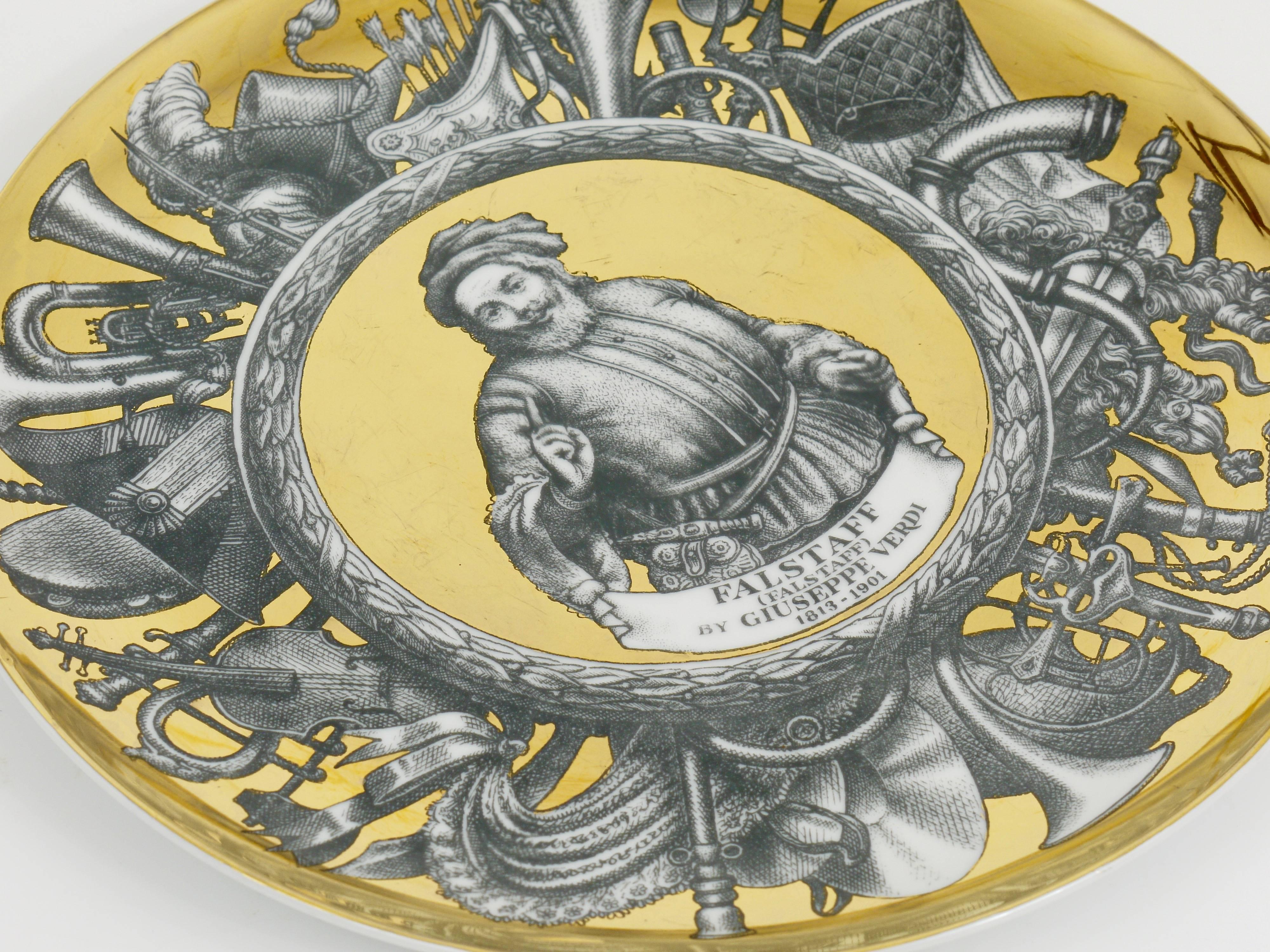A beautiful gilded porcelain plate 
