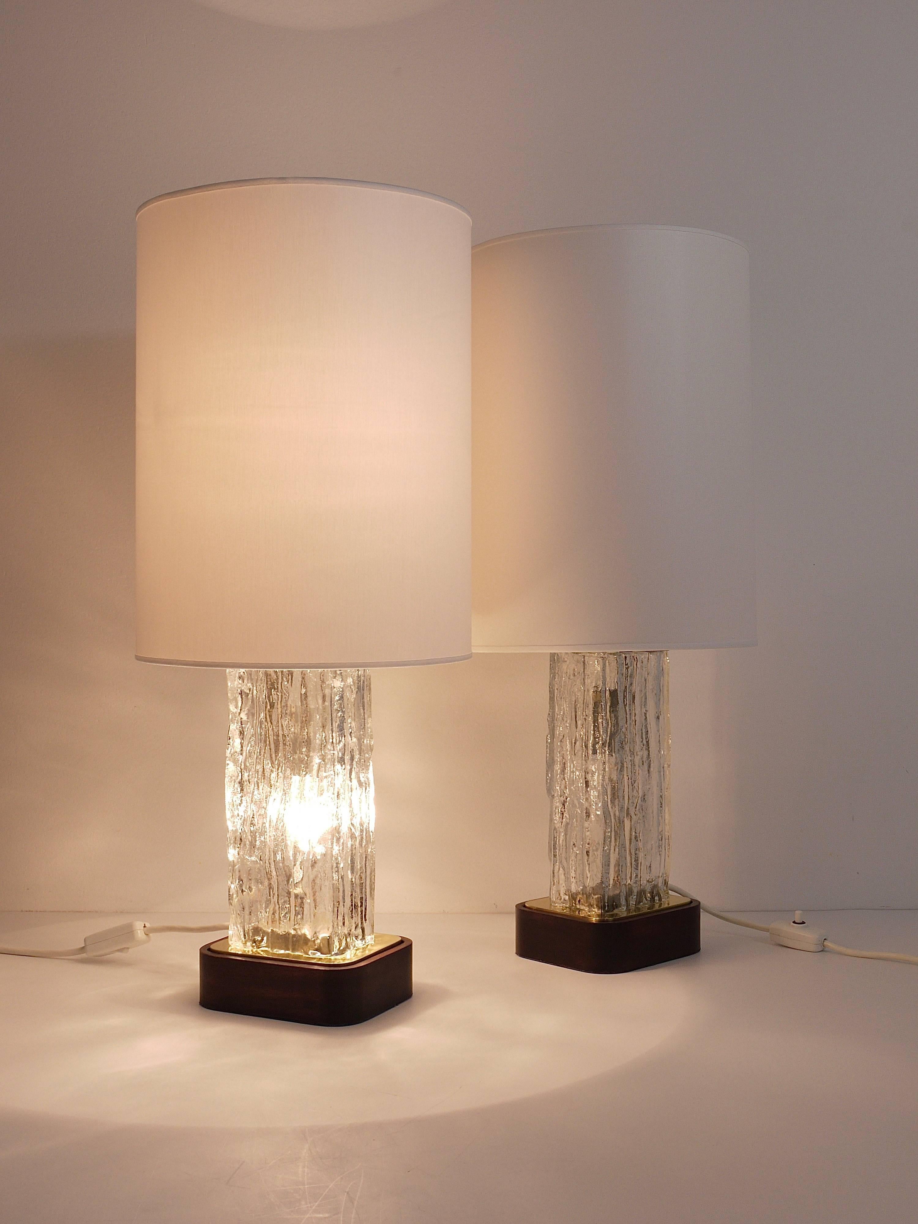 Mid-Century Modern Pair Large J.T. Kalmar Ice Glass Table Lamps „Frankenberg