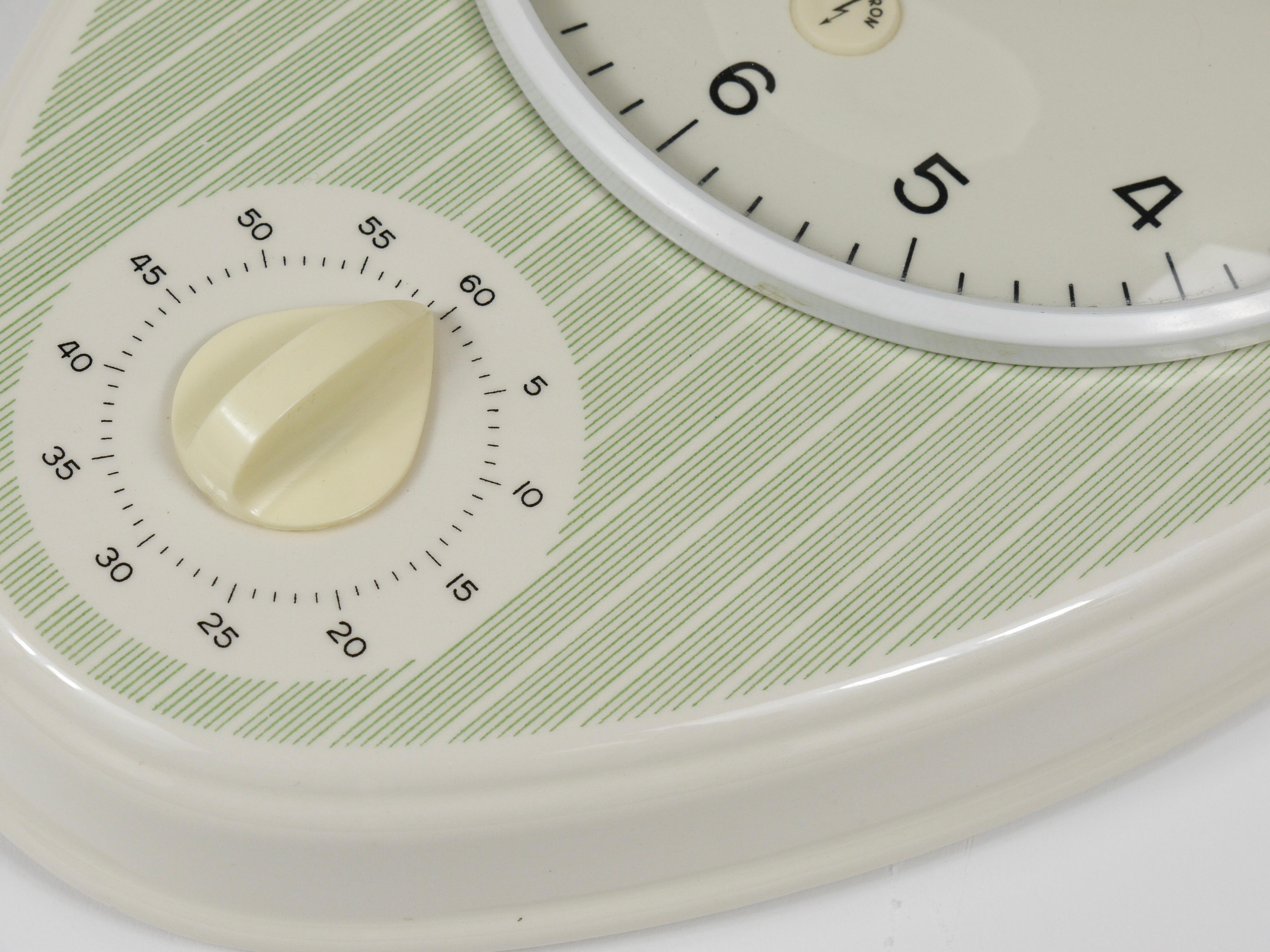 Junghans Striped Max Bill Style Midcentury Wall Clock & Timer, Germany, 1960s For Sale 6