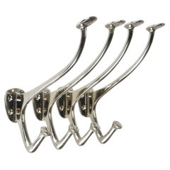 Fino a 4 ganci da parete in ottone nichelato in stile Art Nouveau di Adolf Loos, Café Capua, Vienna, anni '00 del Novecento