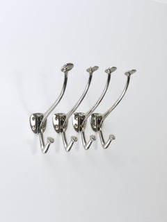 Fino a 4 ganci da parete in ottone nichelato in stile Art Nouveau di Adolf Loos, Café Capua, Vienna, anni '00 del Novecento