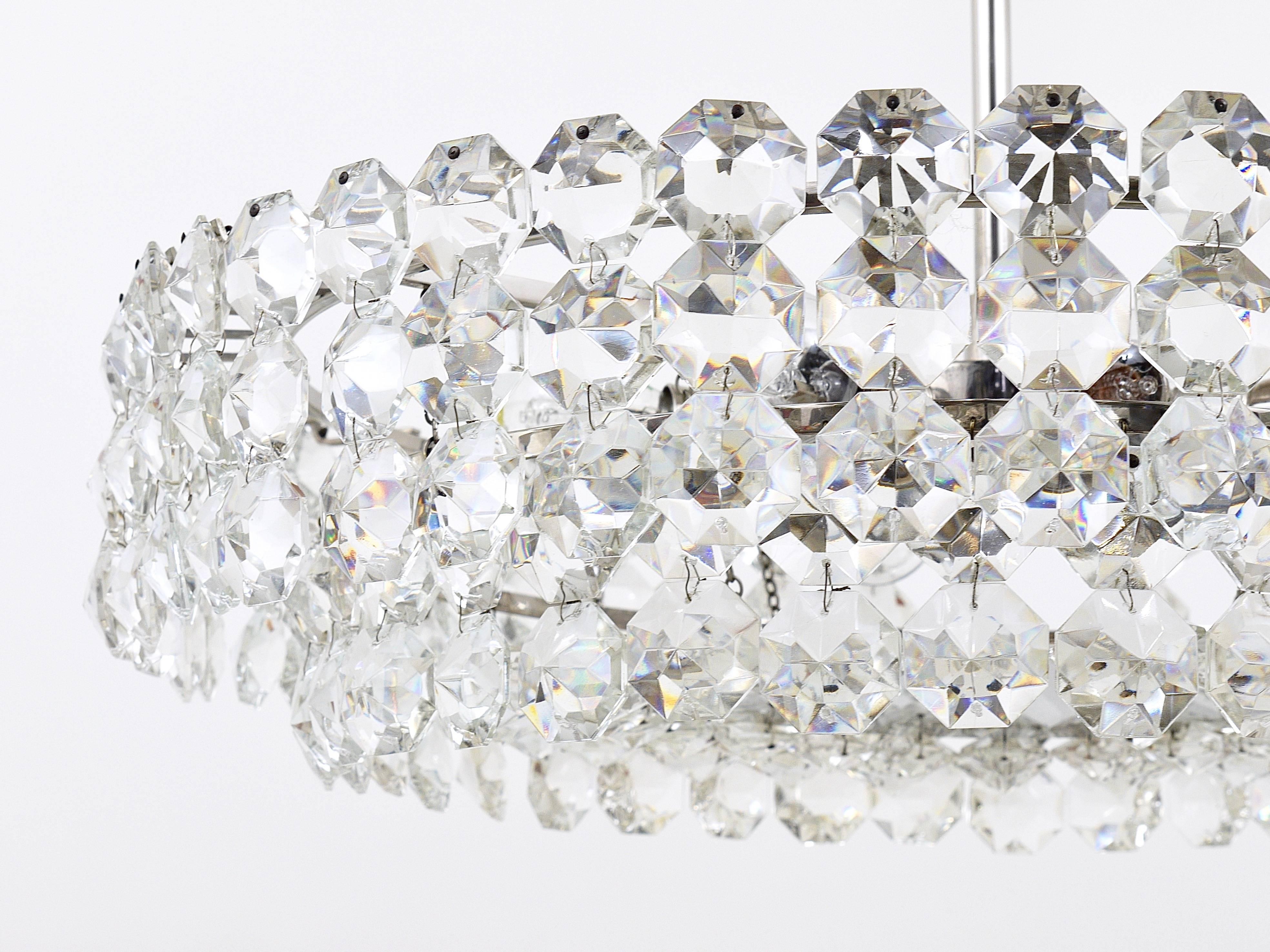 Large Bakalowits Nickel Chandelier with Diamond-Shaped Crystals, Austria, 1960s In Excellent Condition For Sale In Vienna, AT