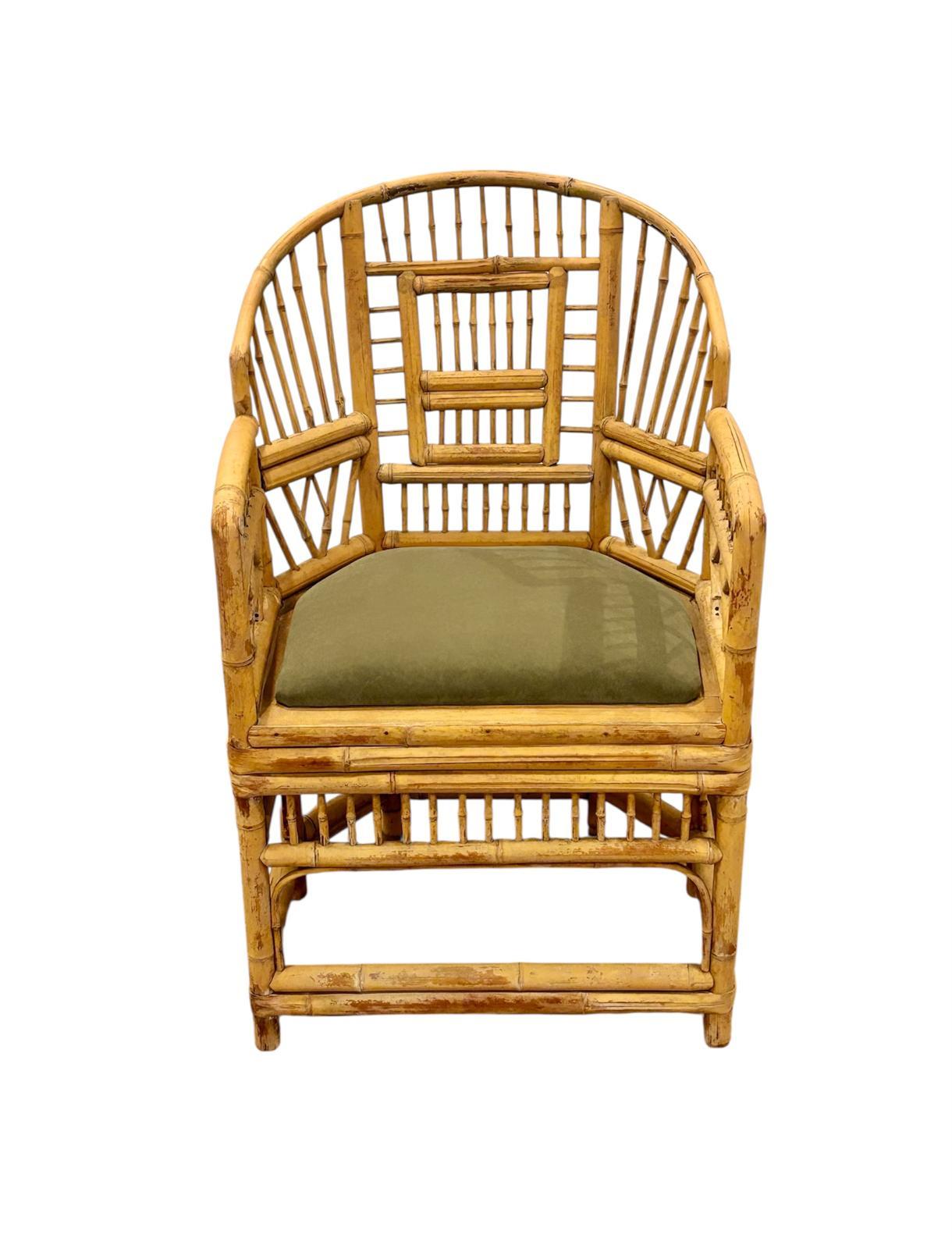 Sillon de bambou quemado y caña Split Reed Circa 1.960, de estilo pabellón Brighton Chinoiserie, estructura de Carey y asiento tapizado.