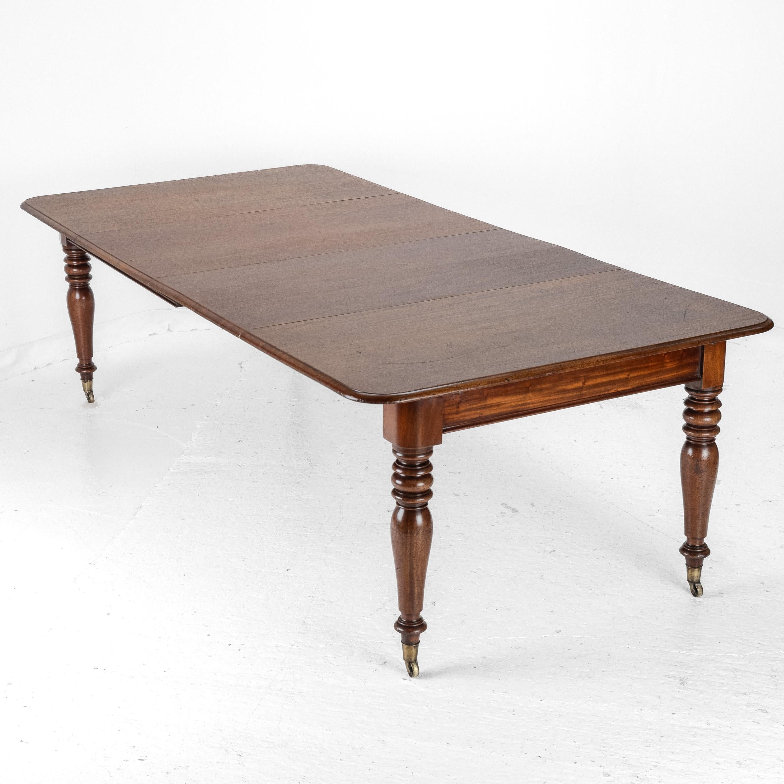 George IV Table de salle à manger à rallonge en acajou du début du 19e siècle c1830 (Géorgien) en vente