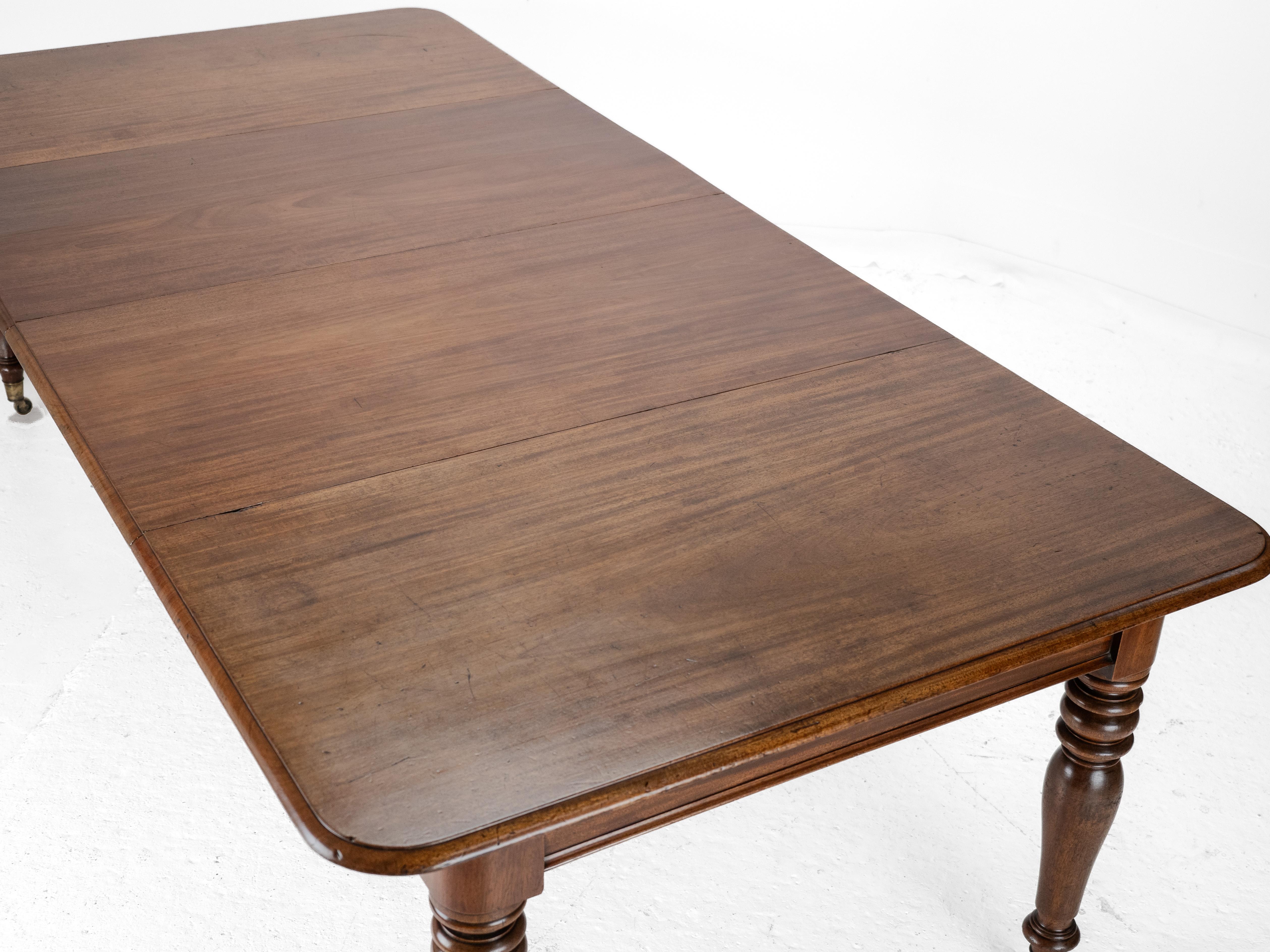 Table de salle à manger à rallonge en acajou du début du 19e siècle c1830 (Géorgien) Bon état - En vente à Leeds, GB