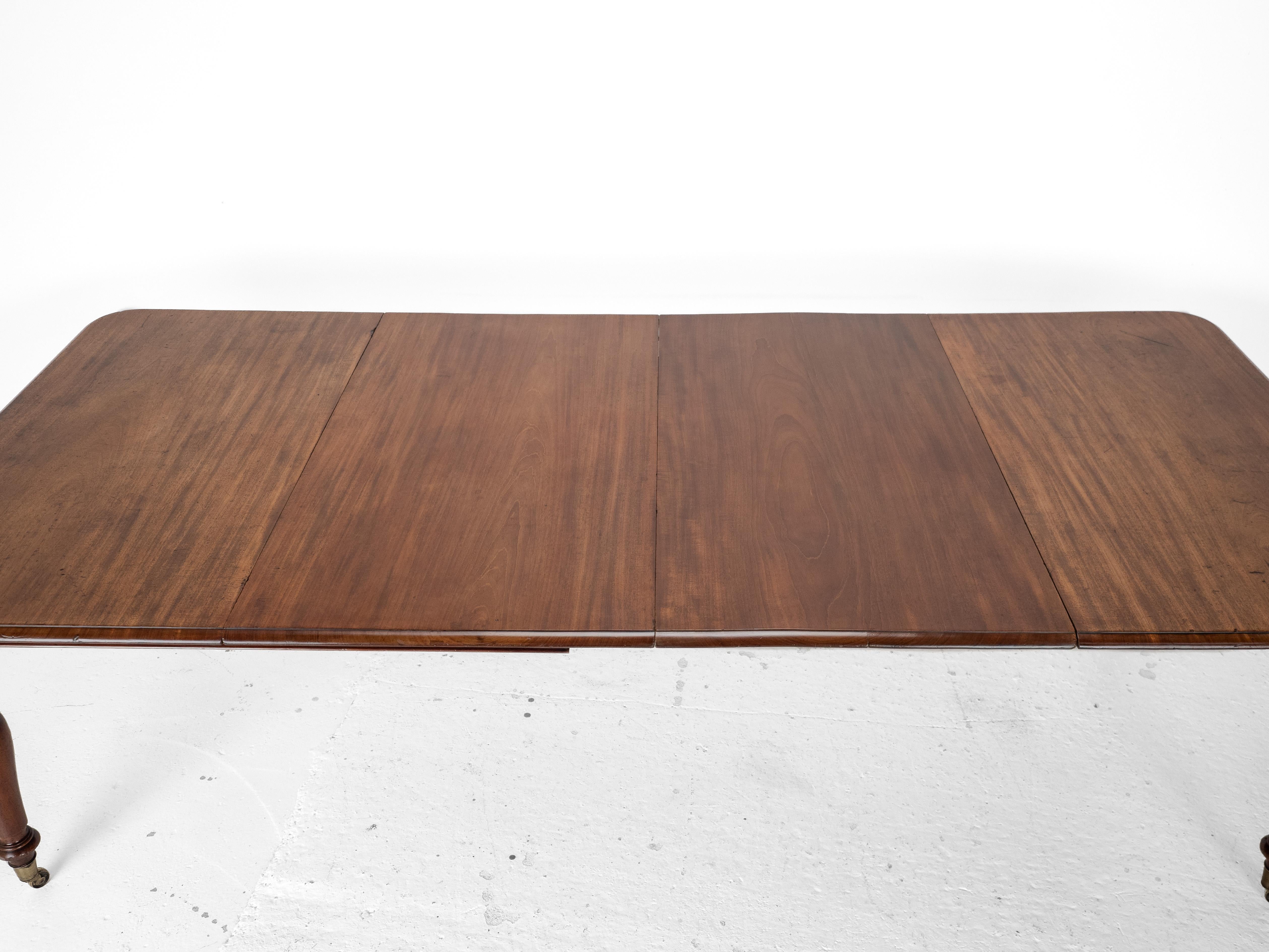 Table de salle à manger à rallonge en acajou du début du 19e siècle c1830 (Géorgien) en vente 4