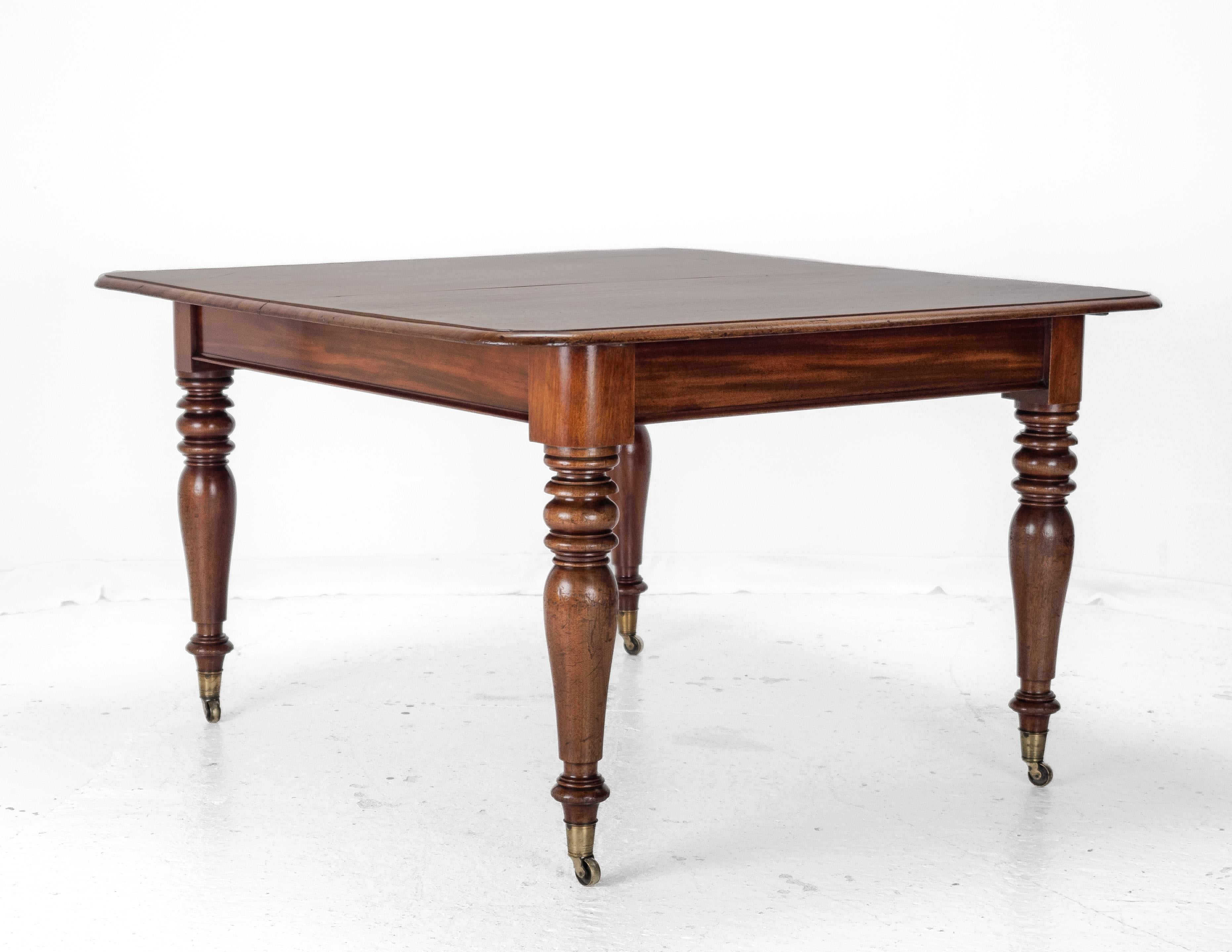 Table de salle à manger à rallonge en acajou du début du 19e siècle c1830 (Géorgien) en vente 12