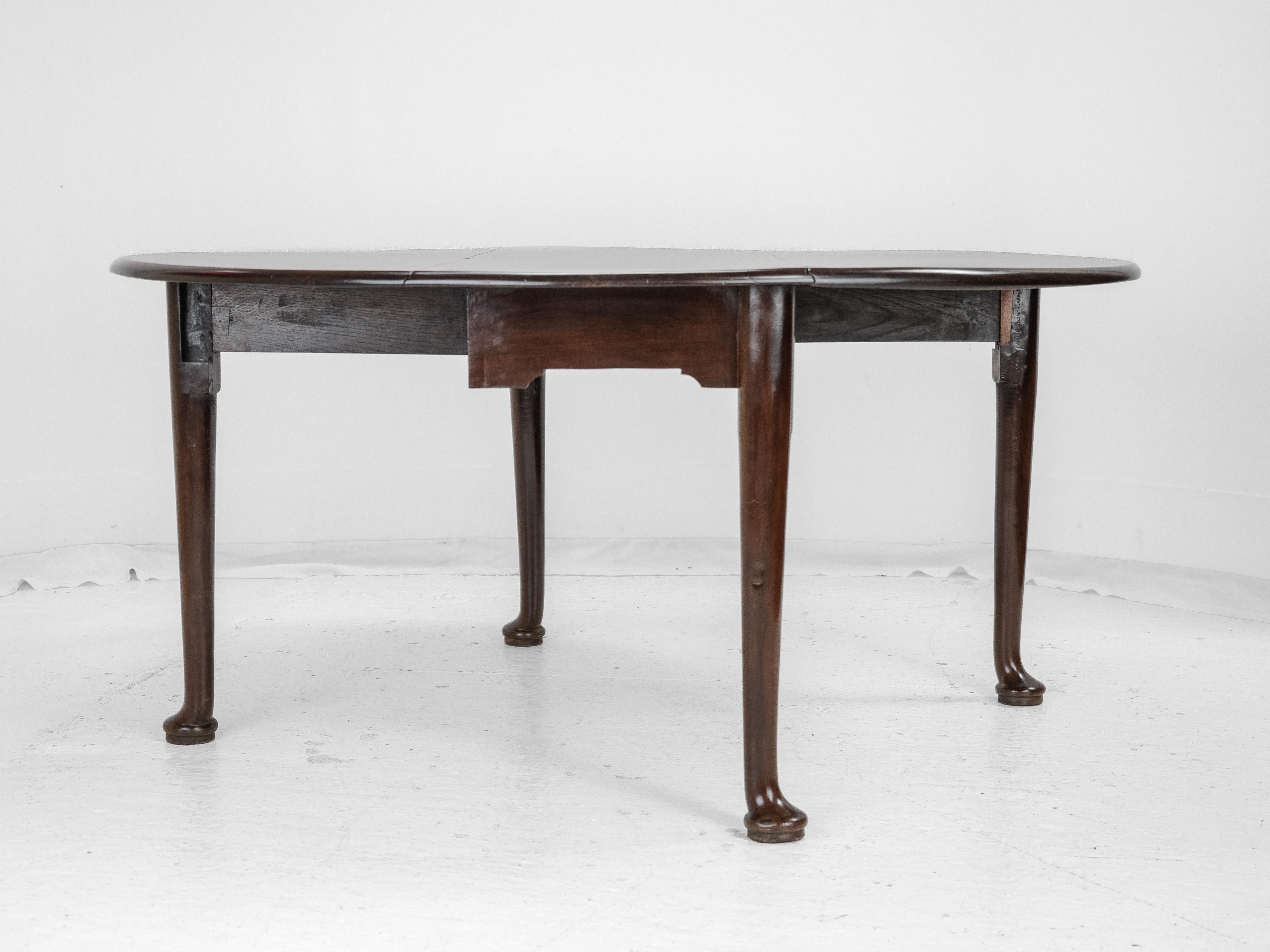 George II Cuban Mahogany Gate-Leg Drop-Leaf Oval Dining Table with Pad Feet For Sale 12