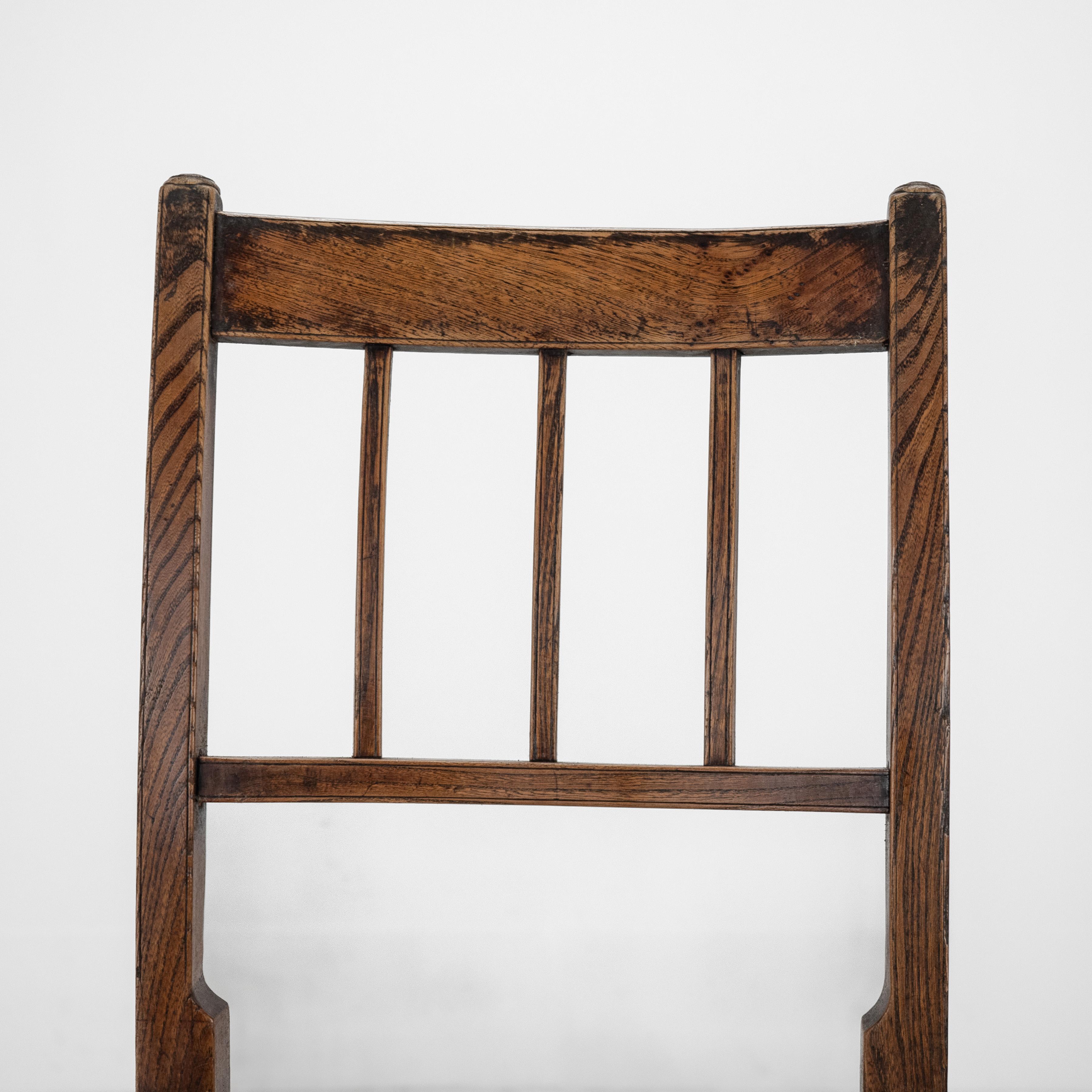Paire de chaises de campagne en orme de style géorgien de la fin du XVIIIe siècle ( A Hall Dining Side) en vente 5