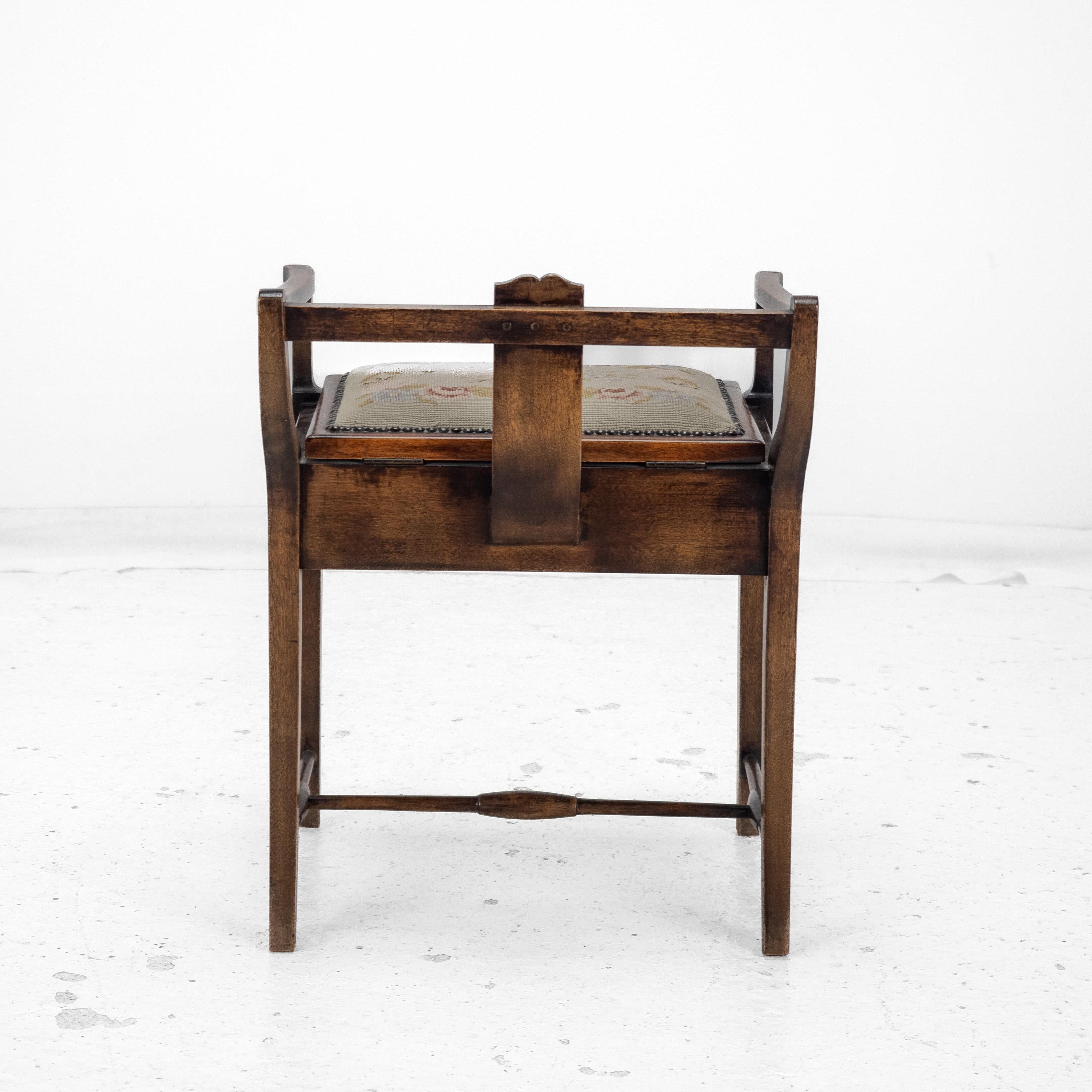 20th Century Mahogany Inlaid Tapestry Seat Piano / Music Storage Stool Edwardian For Sale