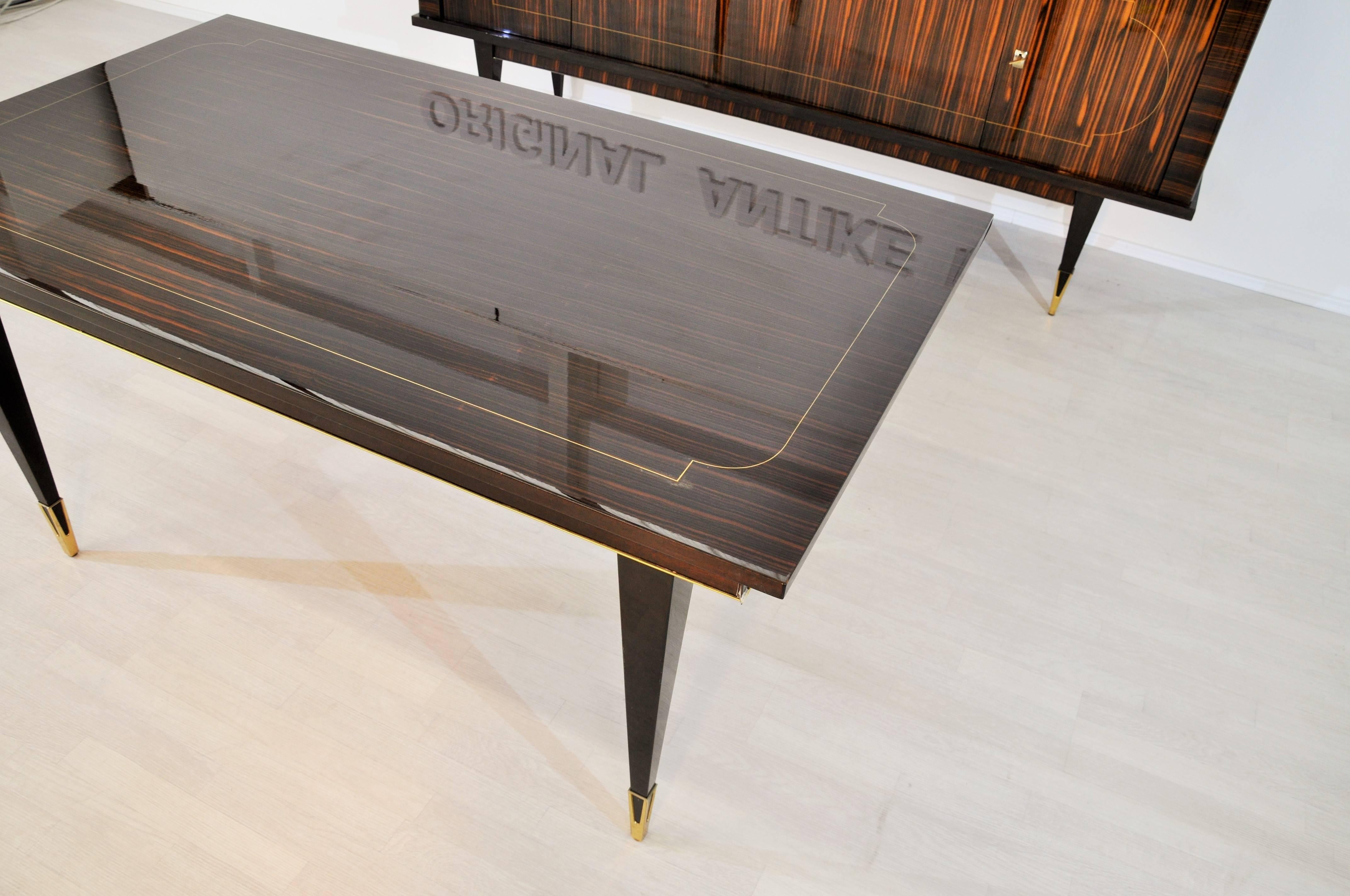 French Art Deco Macassar Dining Table with Brass Feets In Excellent Condition In Senden, NRW