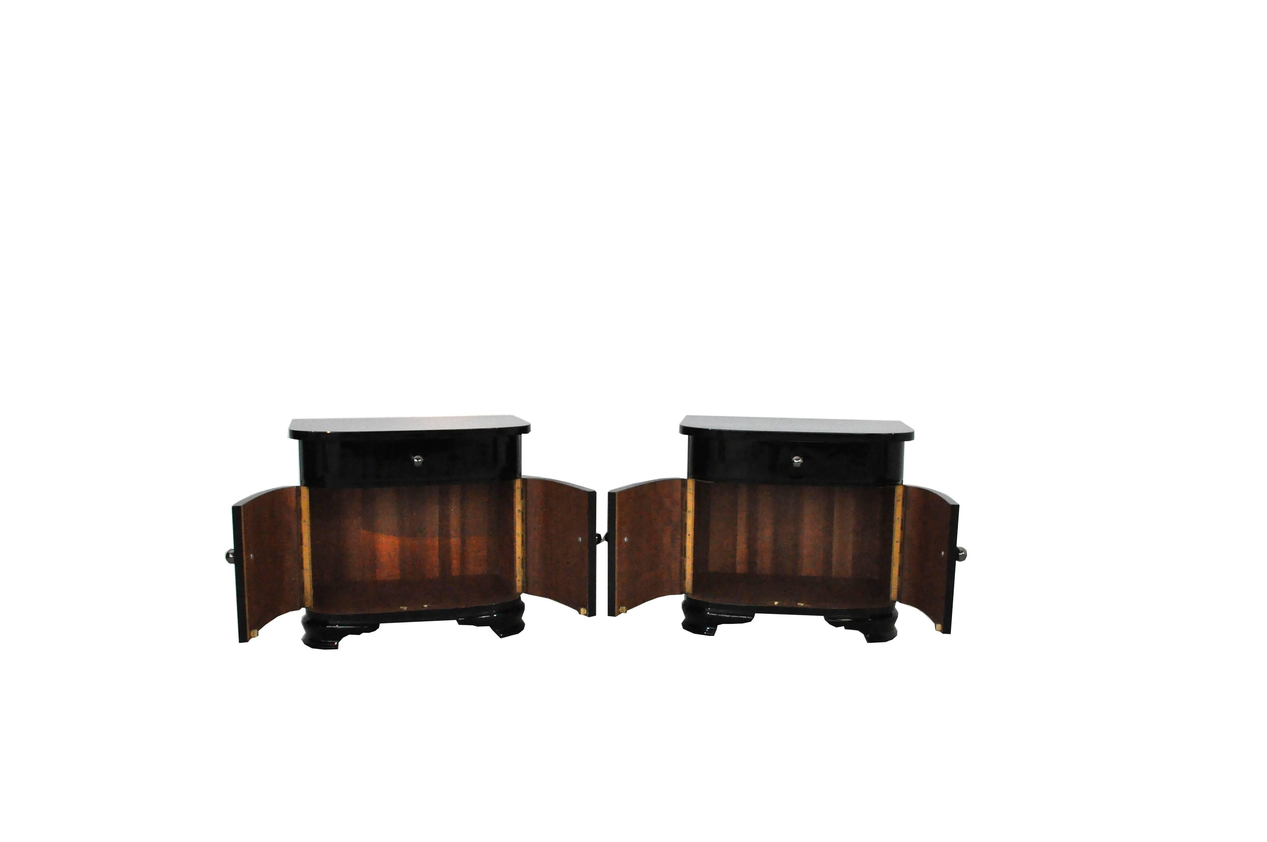 We picked up this wonderful pair of nightstands at a private household in Paris at the beginning of 2016. They were completely restored with a high gloss black paintjob made of high quality piano lacquer. A unique set for exclusive bedrooms.

Art