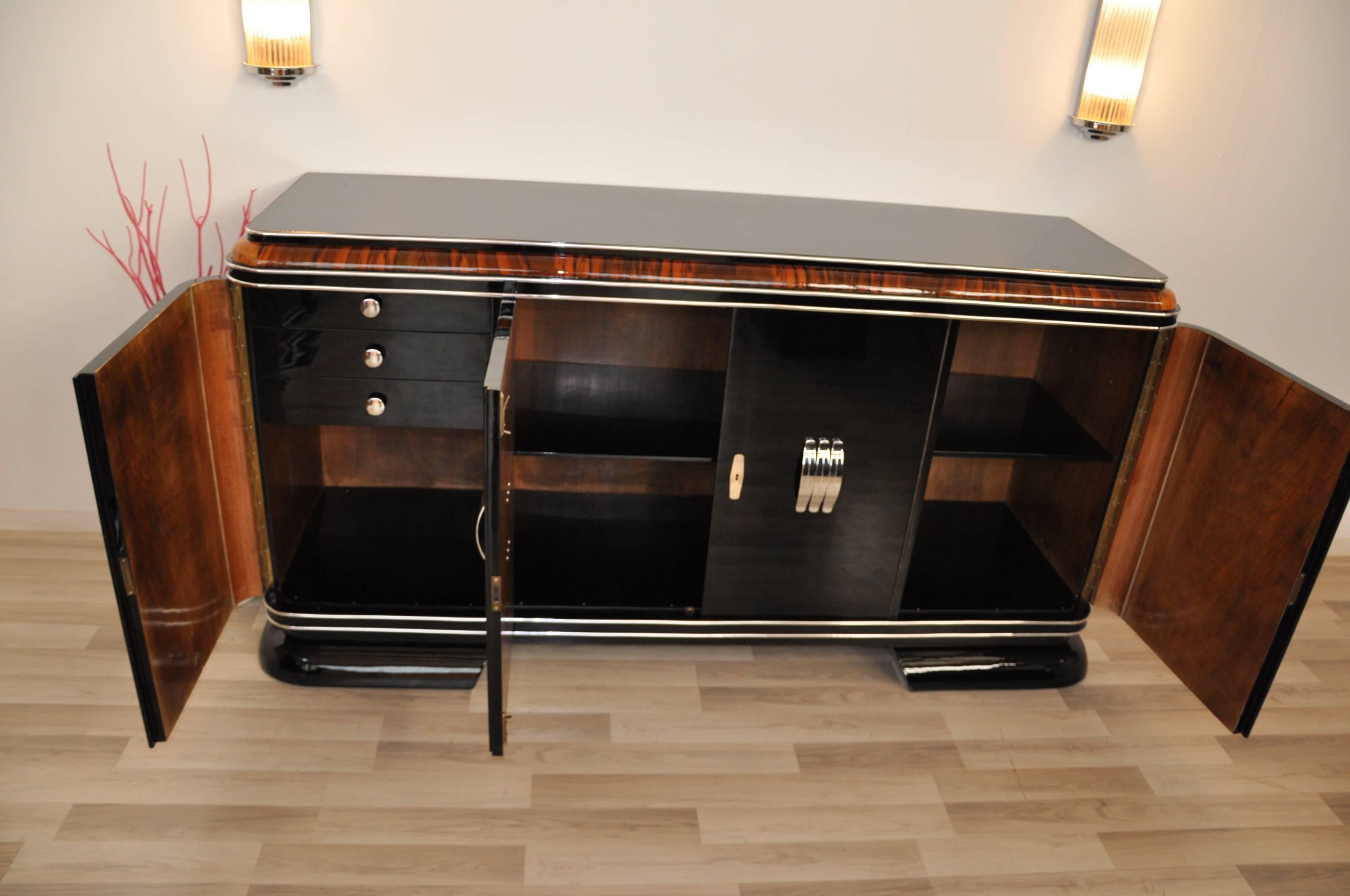 Early 20th Century French Art Deco Sideboard with Piano Lacquer and Mahogany Details