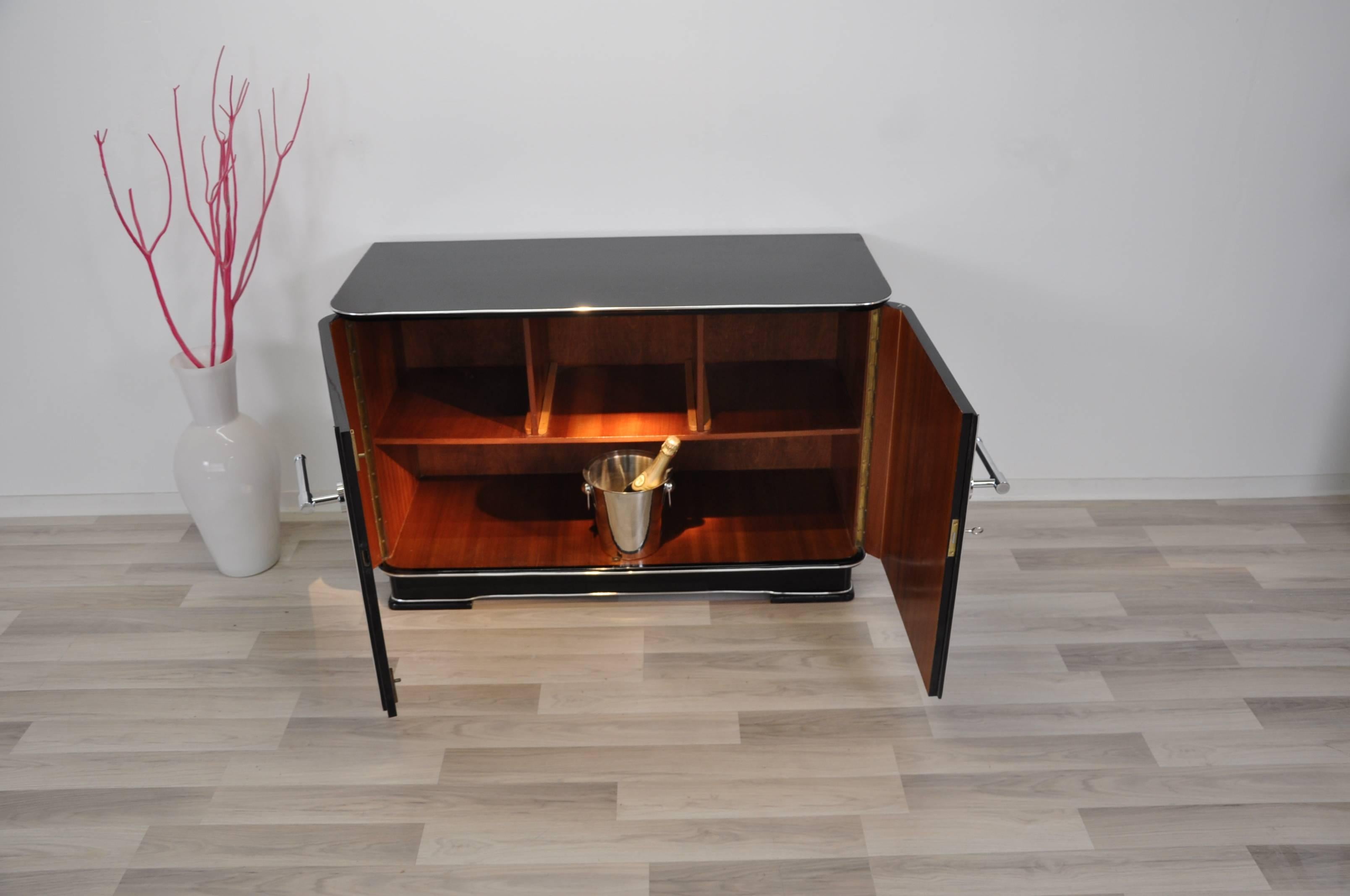 Small Art Deco Commode in High Gloss Black In Excellent Condition In Senden, NRW