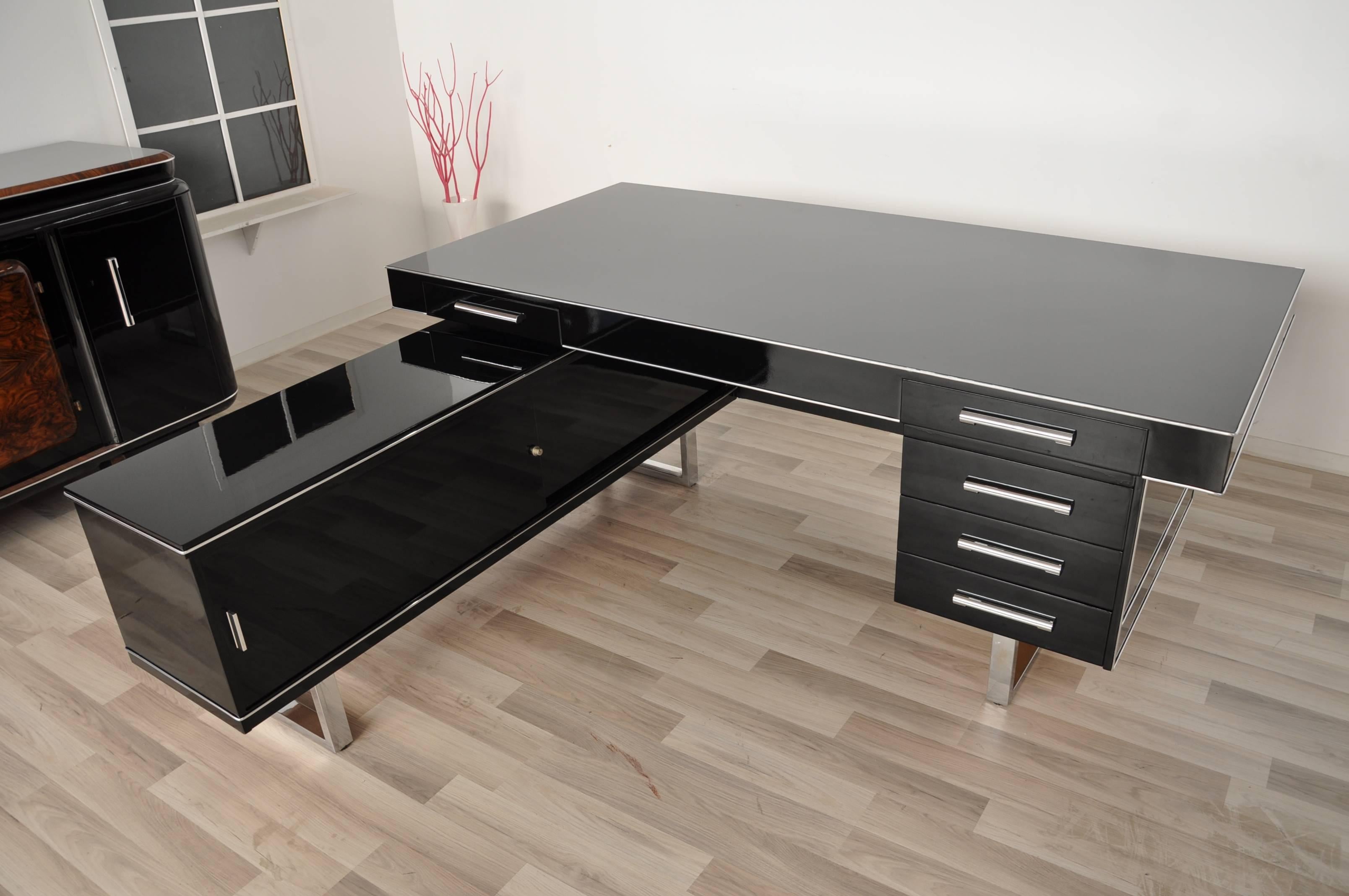 Exclusive Bauhaus Style Desk 2