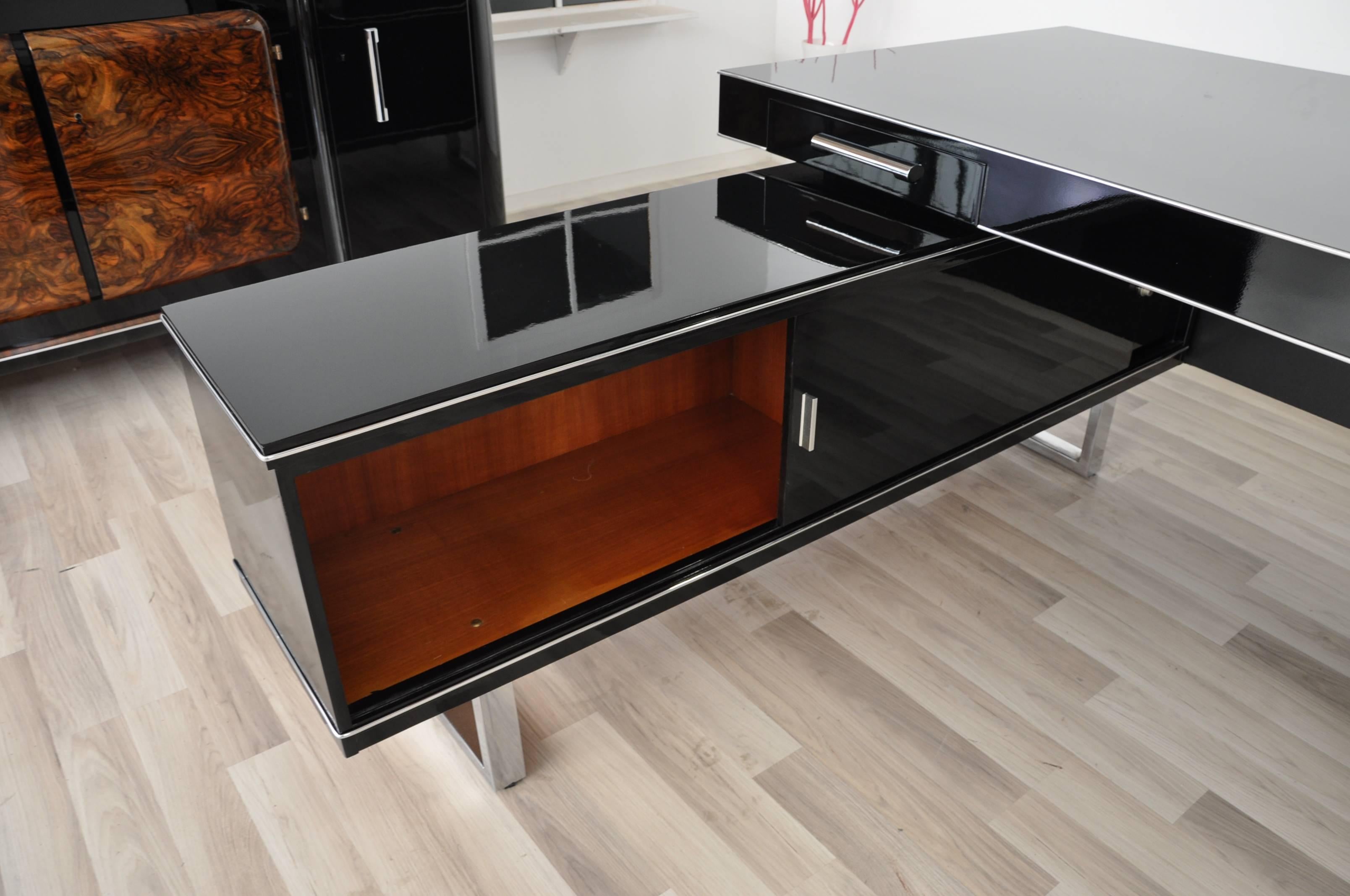 Exclusive Bauhaus Style Desk 1