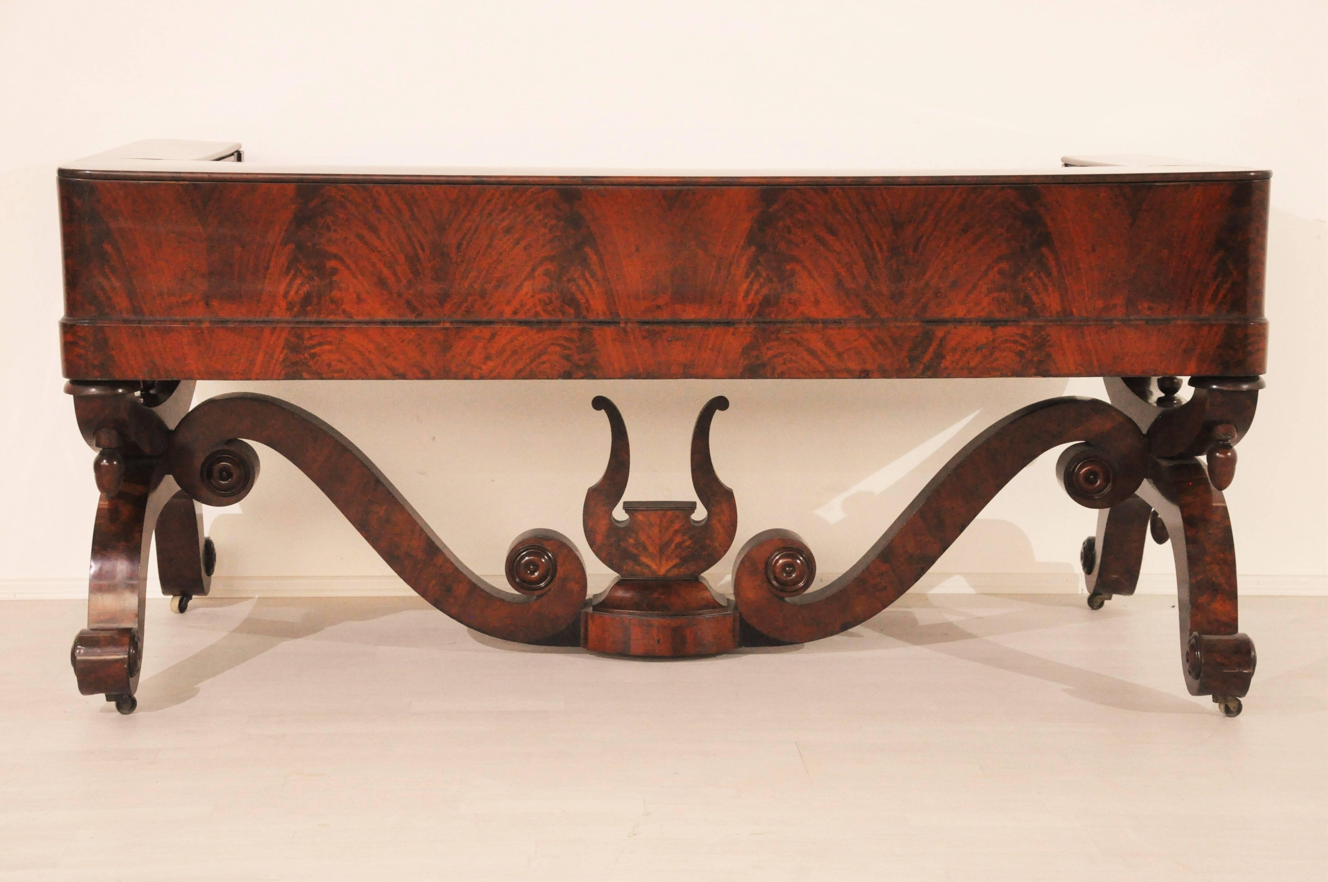 Antique Biedermeier Mahogany Desk from 1830 In Excellent Condition In Senden, NRW