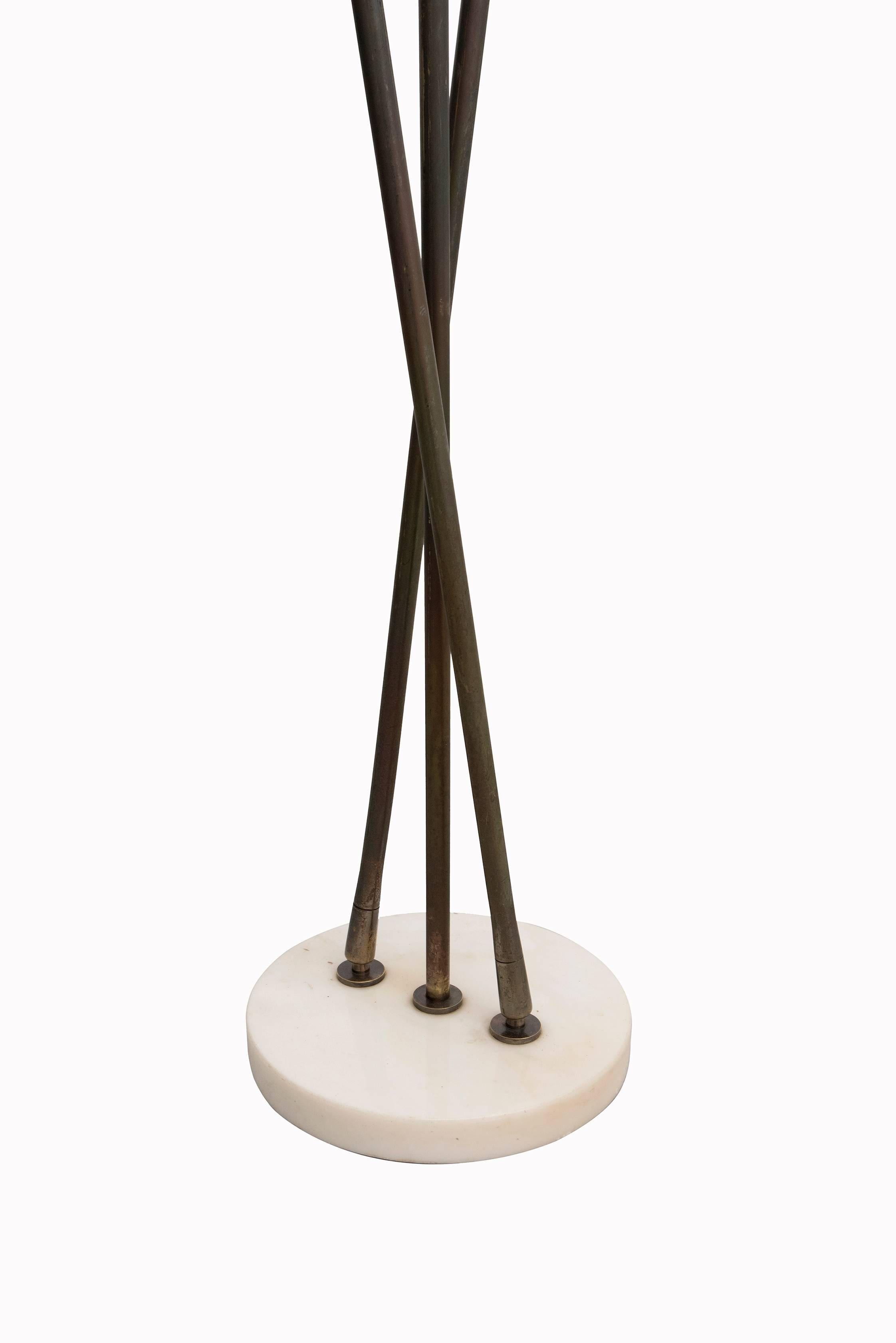 Giuseppe Ostuni, 1950, Floor Lamp for Oluce In Excellent Condition For Sale In Milan, Italy