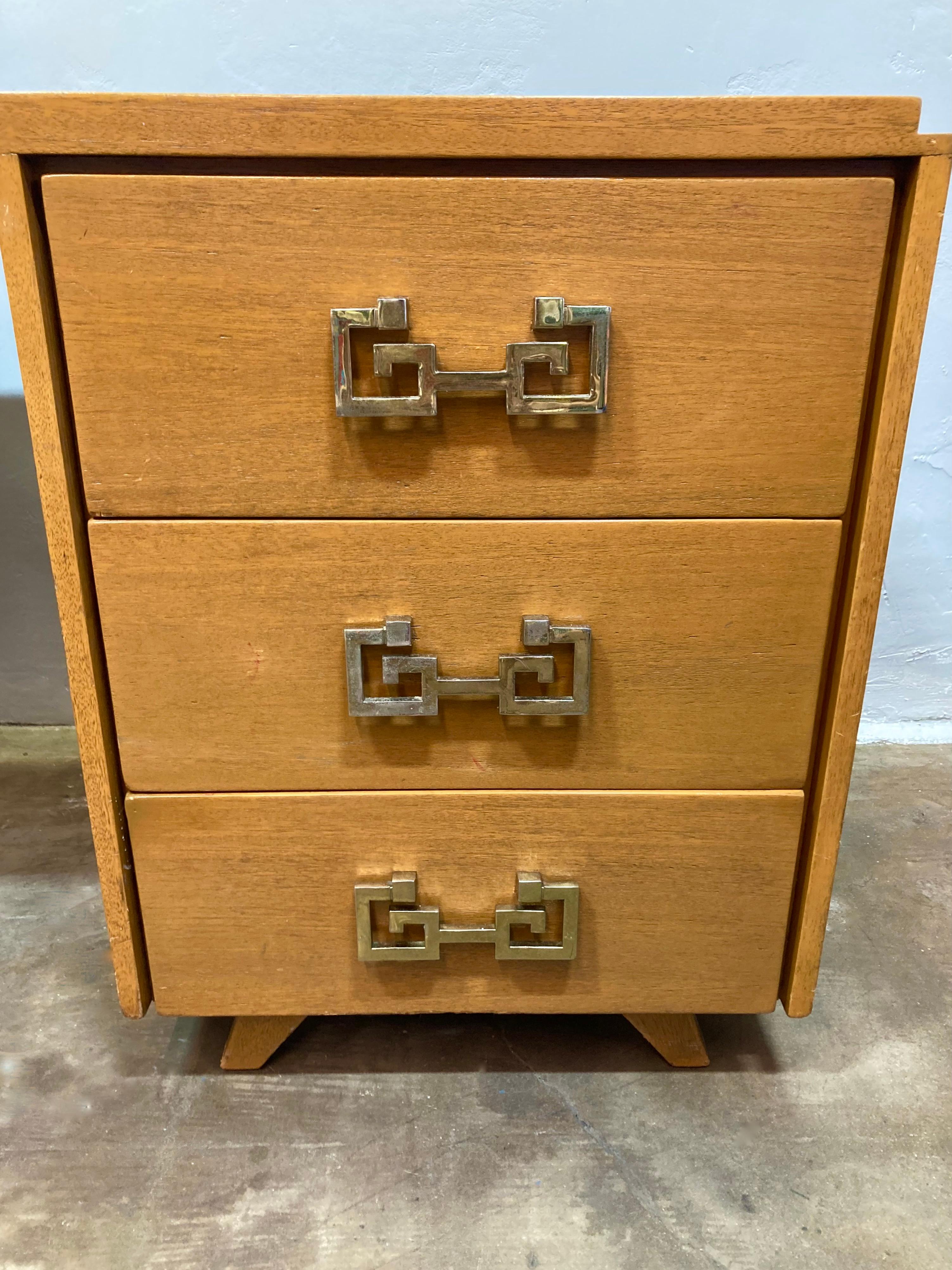 Small Mid-Century Wood Desk In Good Condition For Sale In Alhambra, CA
