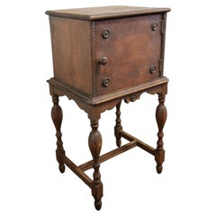 Commode à cigares / table d'appoint de style Tudor anglais