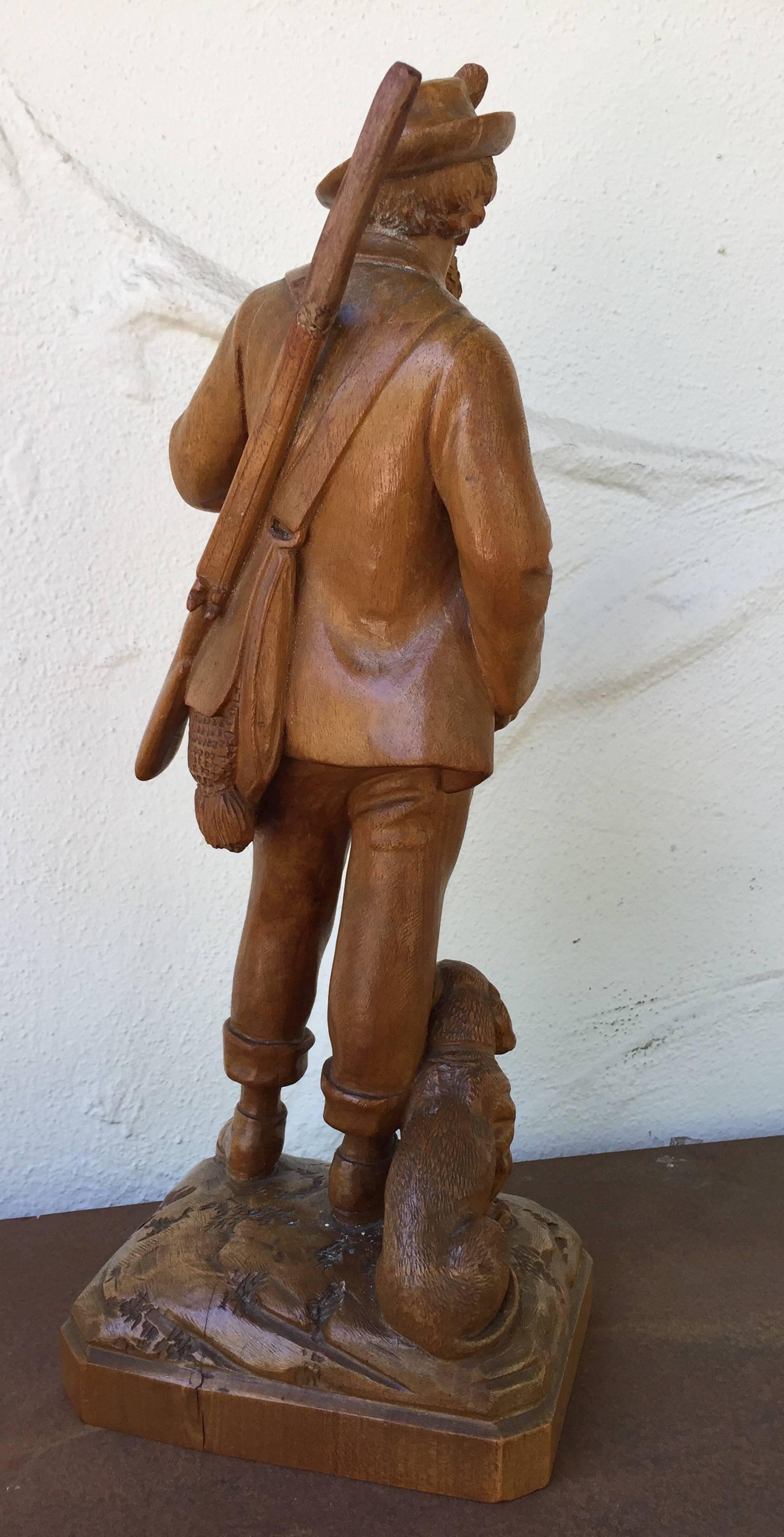 Great Swiss Black Forest Carving of a Hunter and His Dog, 19th Century In Good Condition In Wiscasset, ME