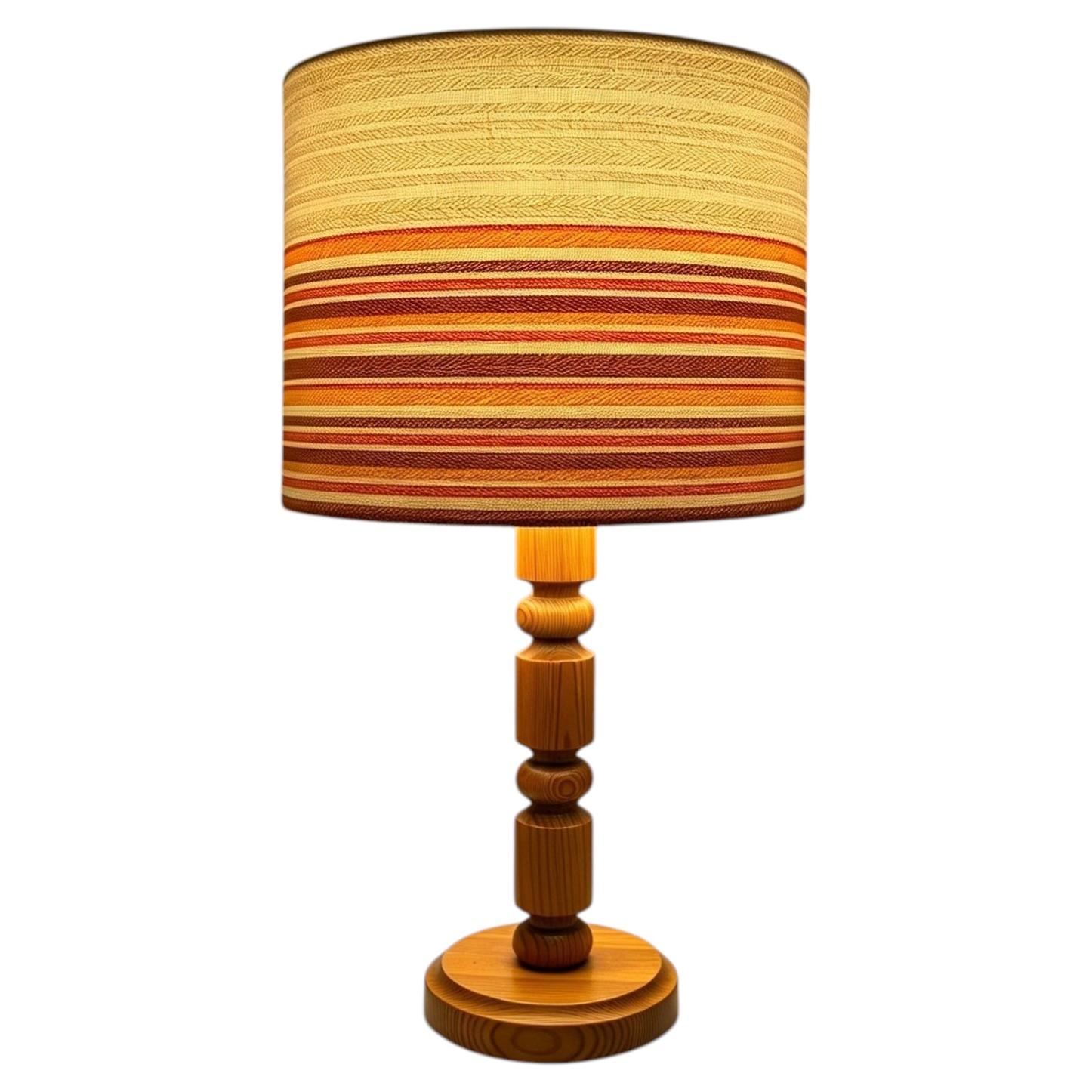 Diseño sueco de los años 70, lámpara de mesa de pino natural, estilo Uno Kristiansson en venta