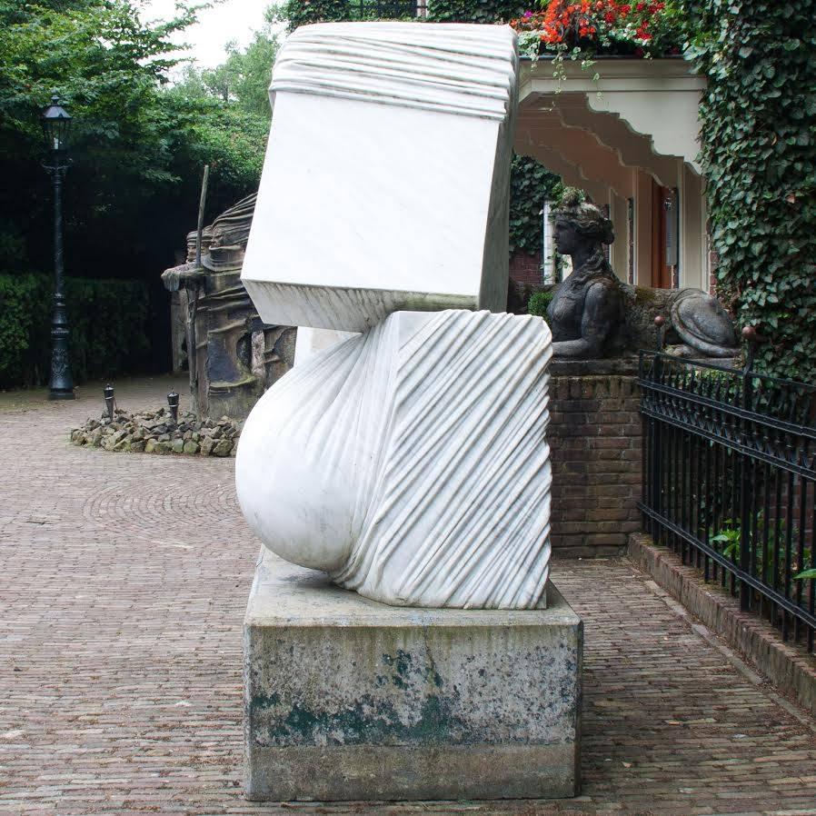 
Bernard Verhaeghe was born in  Warneton, Belgium 1950.
The knowledge of carrara marble and the treatment of it, makes it possible to make beautiful statues. Pleats of linen ,Constriction of ropes,drapage, Organic structures, in short everything all