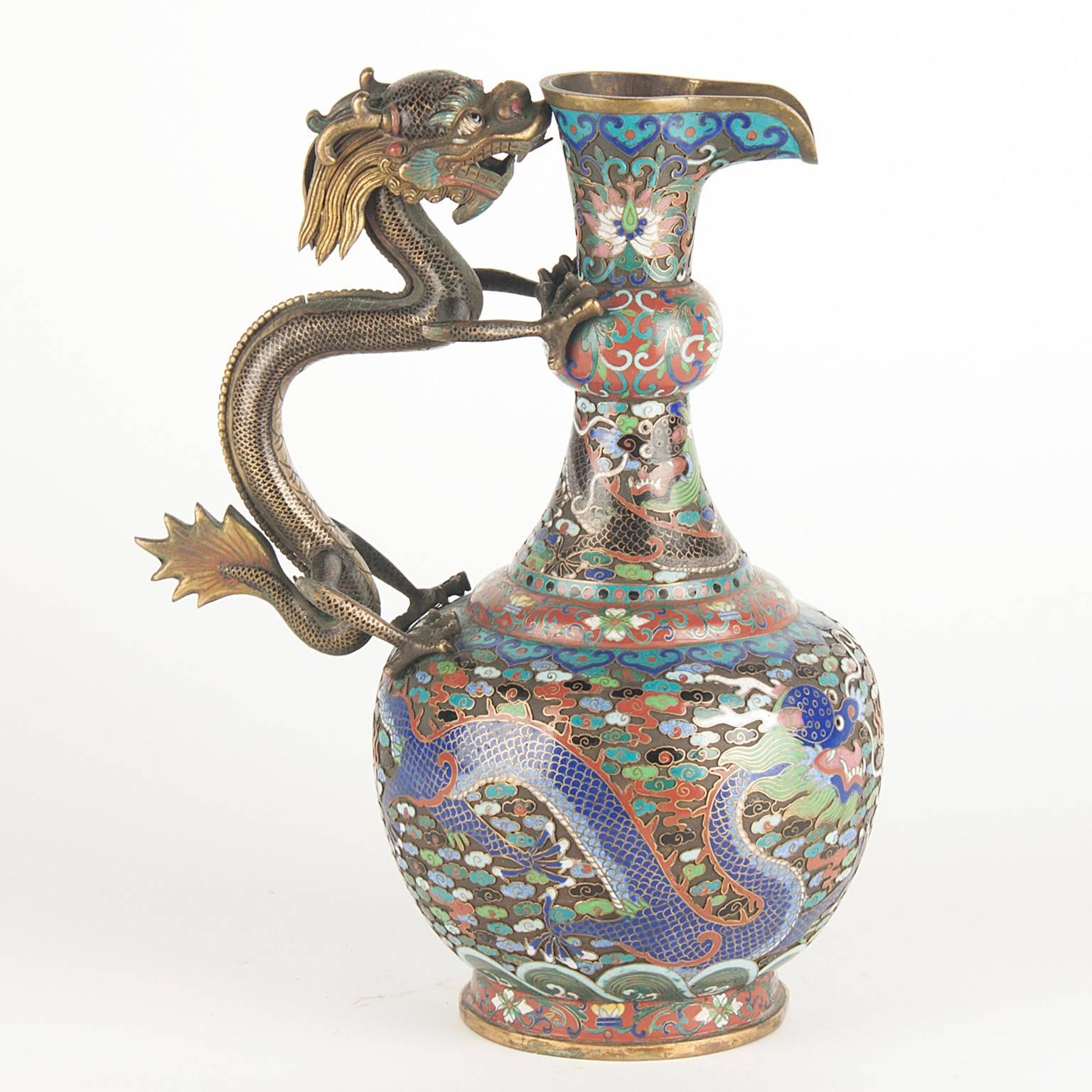 Important Antique Chinese Cloisonne Ewer, late 19th Century In Good Condition In Esbeek, NL