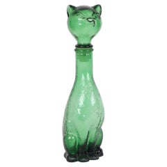 Decantador grande de cristal verde con forma de gato, Empoli, Italia, 37 cm