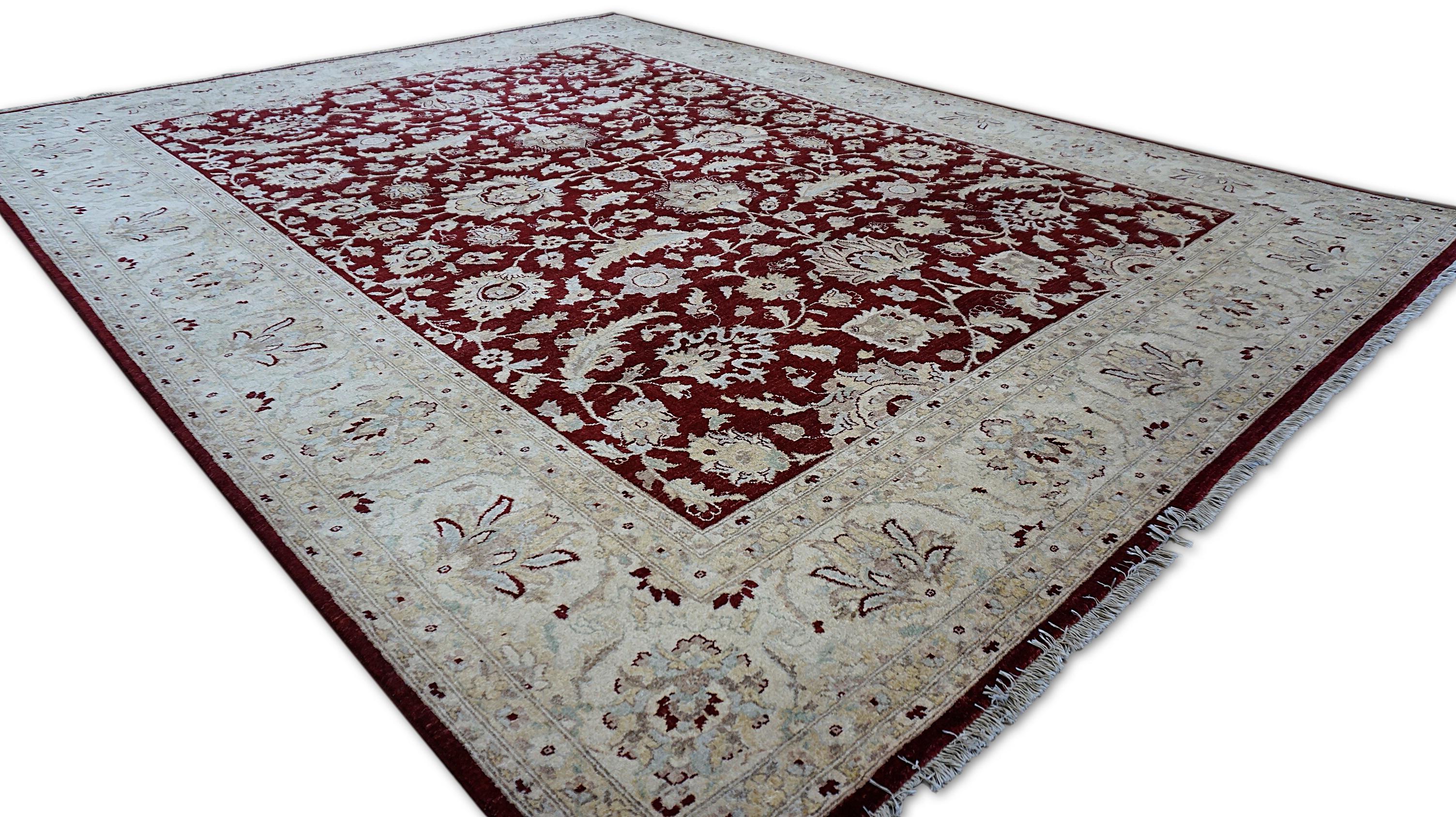 Neo-Classical Deep Burgundy and Cream Wollteppich 9'x11'8'' (Pakistanisch) im Angebot